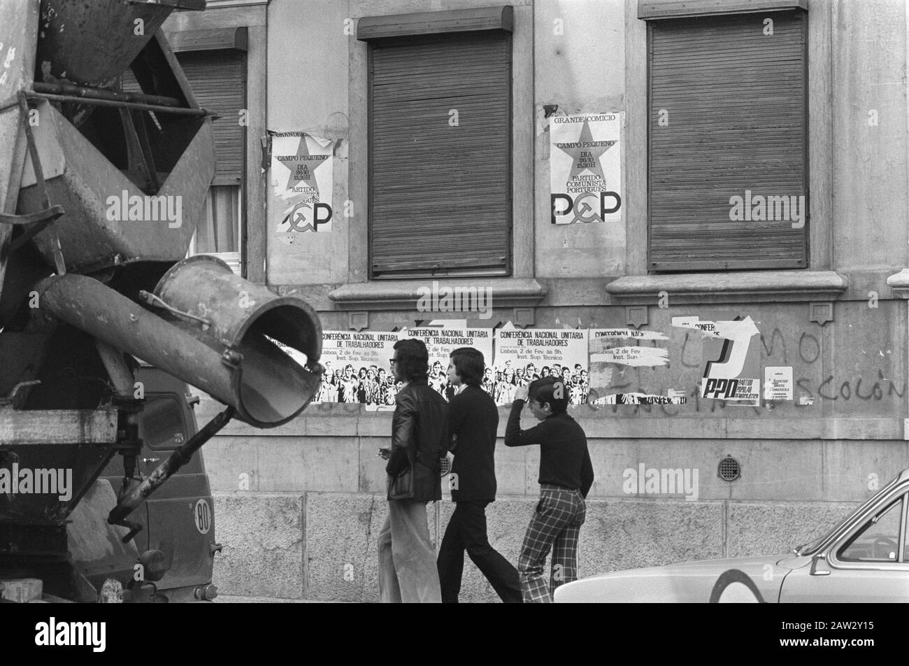 Portugal, politics, streets etc .; street scenes in Lisbon Date: February 11, 1975 Location: Lisbon, Portugal Keywords: POLITICS Stock Photo
