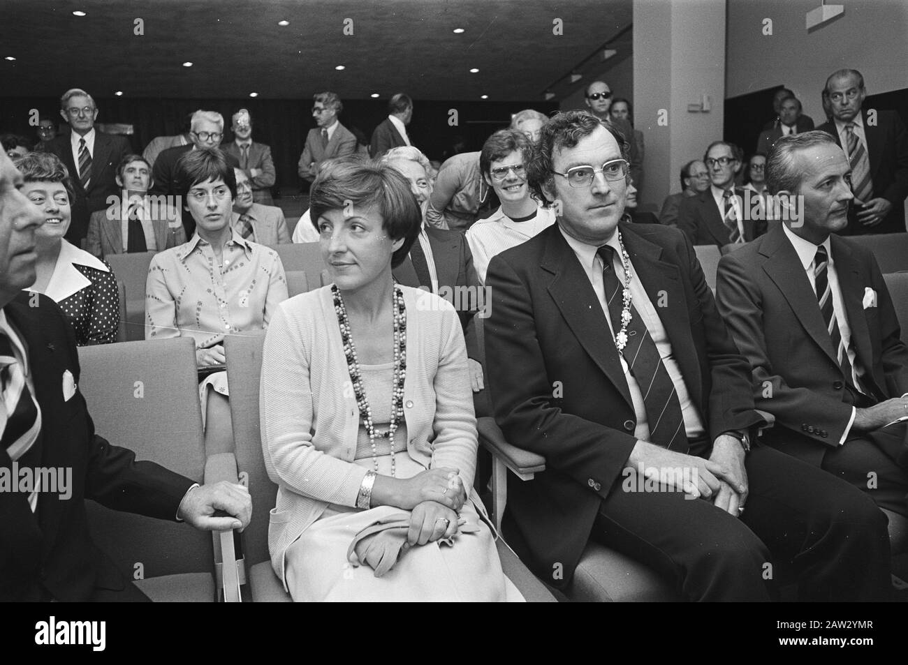 Pr. Margriet at presentation publicity campaign Obstacles Handicapped Van Gogh Museum Amsterdan Date: June 30, 1977 Location: Amsterdam, Noord-Holland Keywords: disabled, princesses Person Name: Marguerite, Princess Institution Name: Rijksmuseum van photographer Vincent Peters, Hans / Anefo Copyright Holder: National Archives material Type: Negative (black / white) archive inventory number: see access 2.24.01.05 Stock Photo