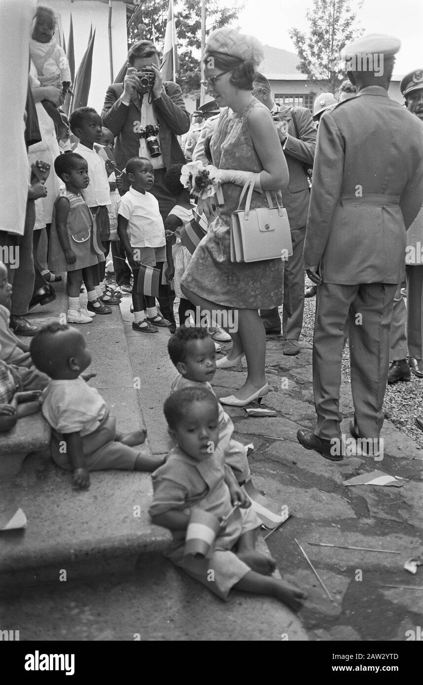 Royal visit to Ethiopia, visiting town Jimma Princess Beatrix Date: January 29, 1969 Location: Ethiopia Keywords: visit, princesses, towns Person Name: Beatrix, Princess Stock Photo