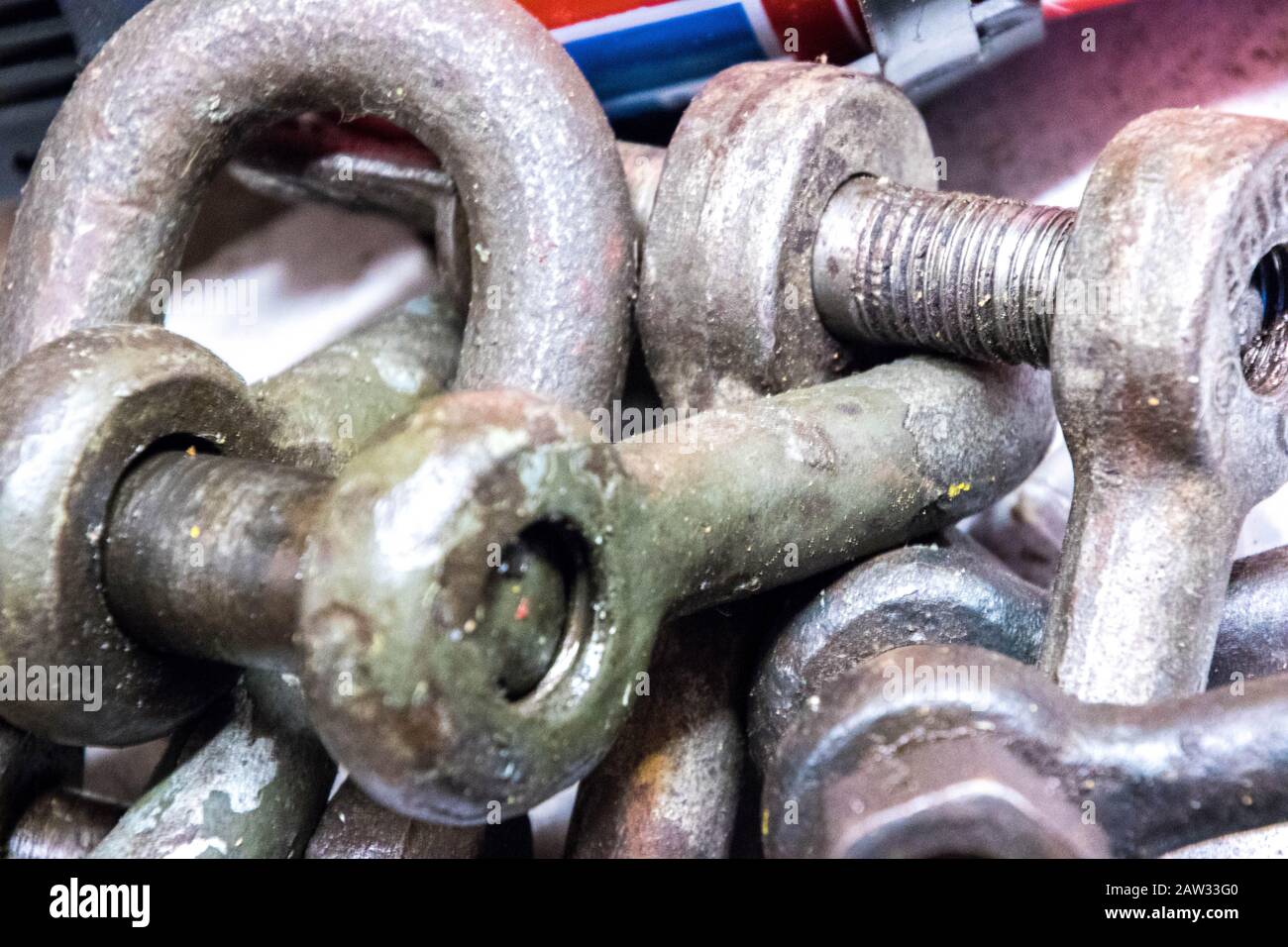A pile of heavy duty chain links Stock Photo Alamy