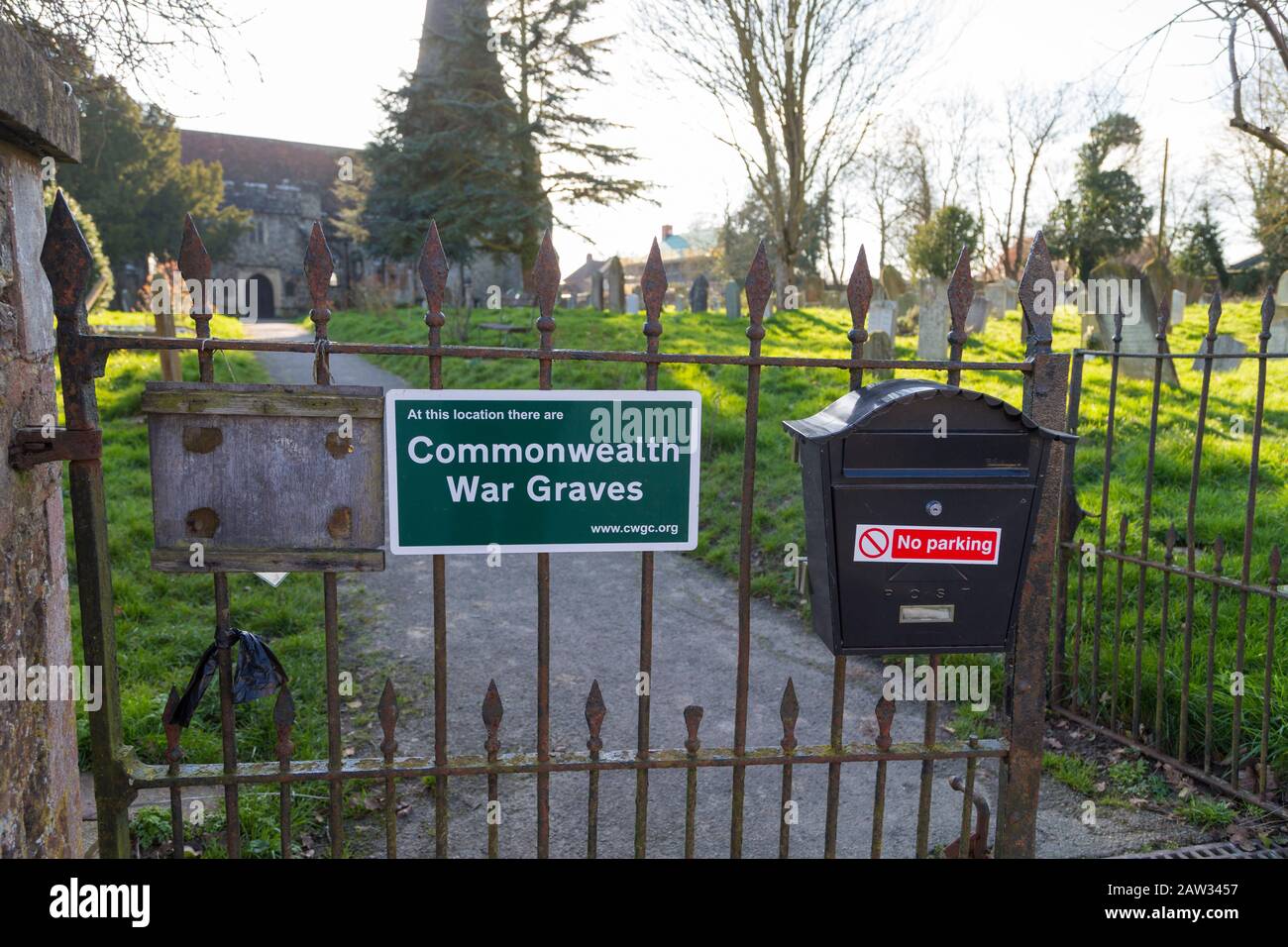 Sign for commonwealth war graves, woodchurch, kent, uk Stock Photo