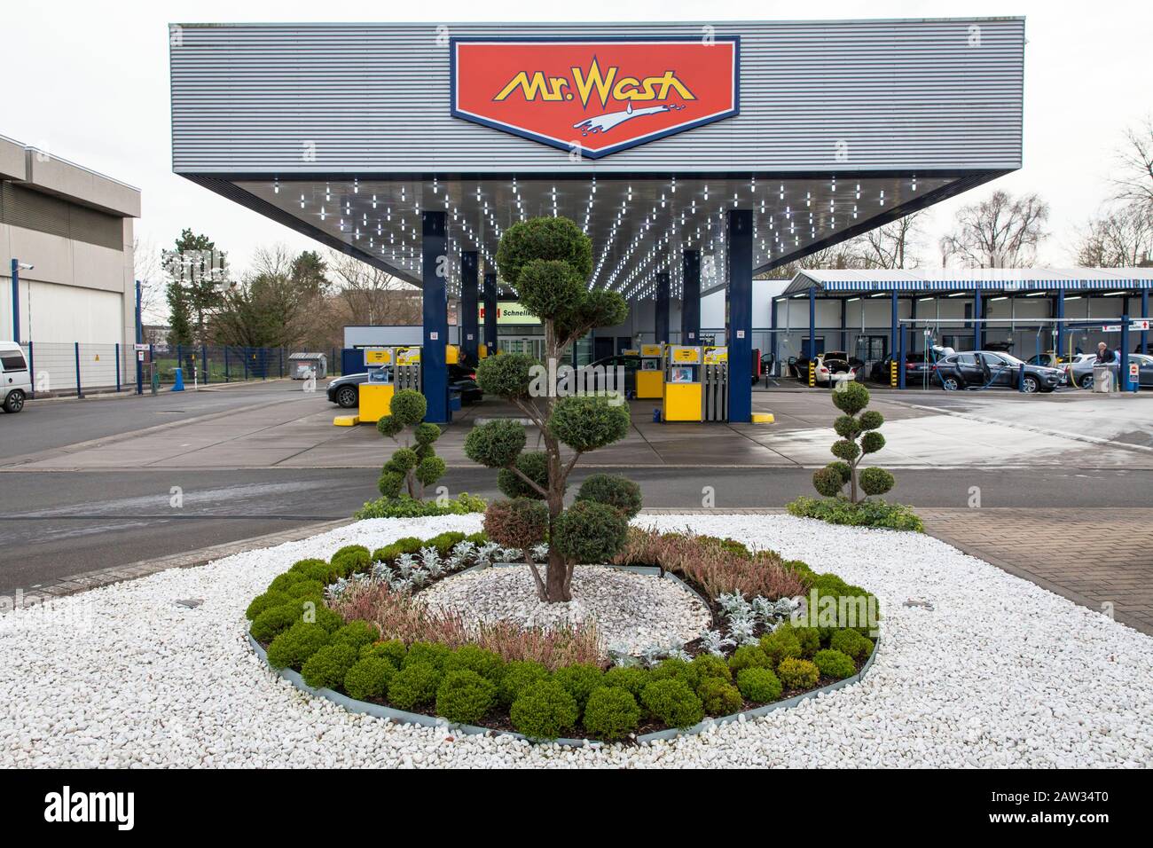 Petrol station car wash hi-res stock photography and images - Alamy