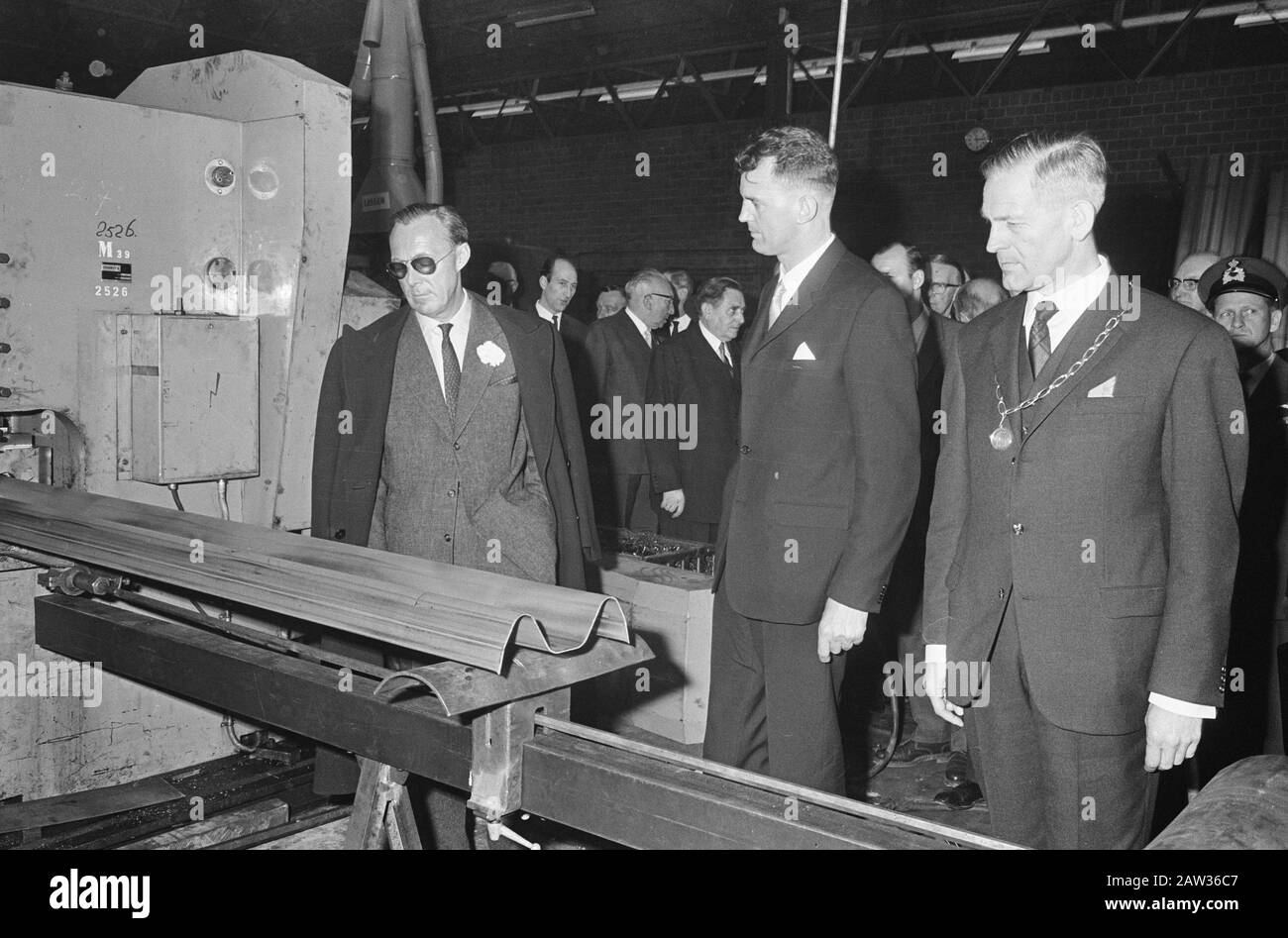Prince Bernhard spent working visit to Friesland, Dokkum opened the prince two new assembly plants Date: March 31, 1966 Location: Dokkum, Friesland Keywords: princes, visits Person Name: Bernhard prince Stock Photo