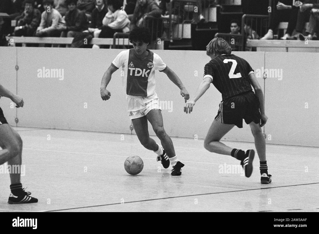 KNVB Sony Indoor Soccer Tournament Ajax against Az67 in Sporthal Zuid in Amsterdam best player of the tournament Gerald Vanenburg (m) of Ajax in action Date: December 29, 1984 Location Amsterdam, Noord-Holland Keywords: sports, tournaments, football Name of Person: Gerald Vanenburg Institution Name: AJAX Stock Photo