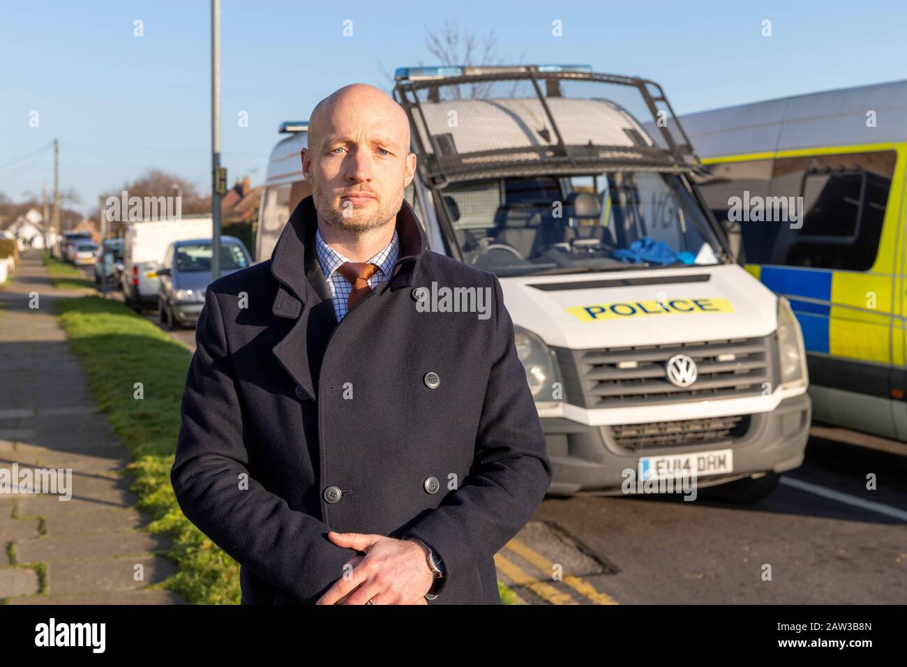Clacton, Essex, UK. 6th Feb 2020. Essex Police execute County Lines drug dealing search warrants across Essex and London, resulting in a number of arrests and seizure of class a drugs and cash. Detective Chief Inspector Paul Wells pictured at one of the addresses in Clacton. Credit: Ricci Fothergill/Alamy Live News Stock Photo