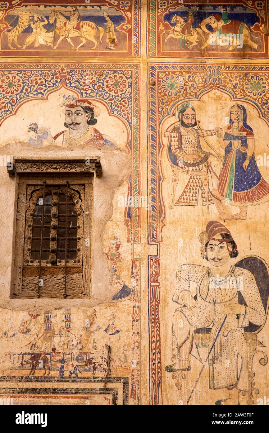 India, Rajasthan, Shekhawati, Mandawa, painted elephant on wall of decorated haveli being restored as heritage hotel Stock Photo