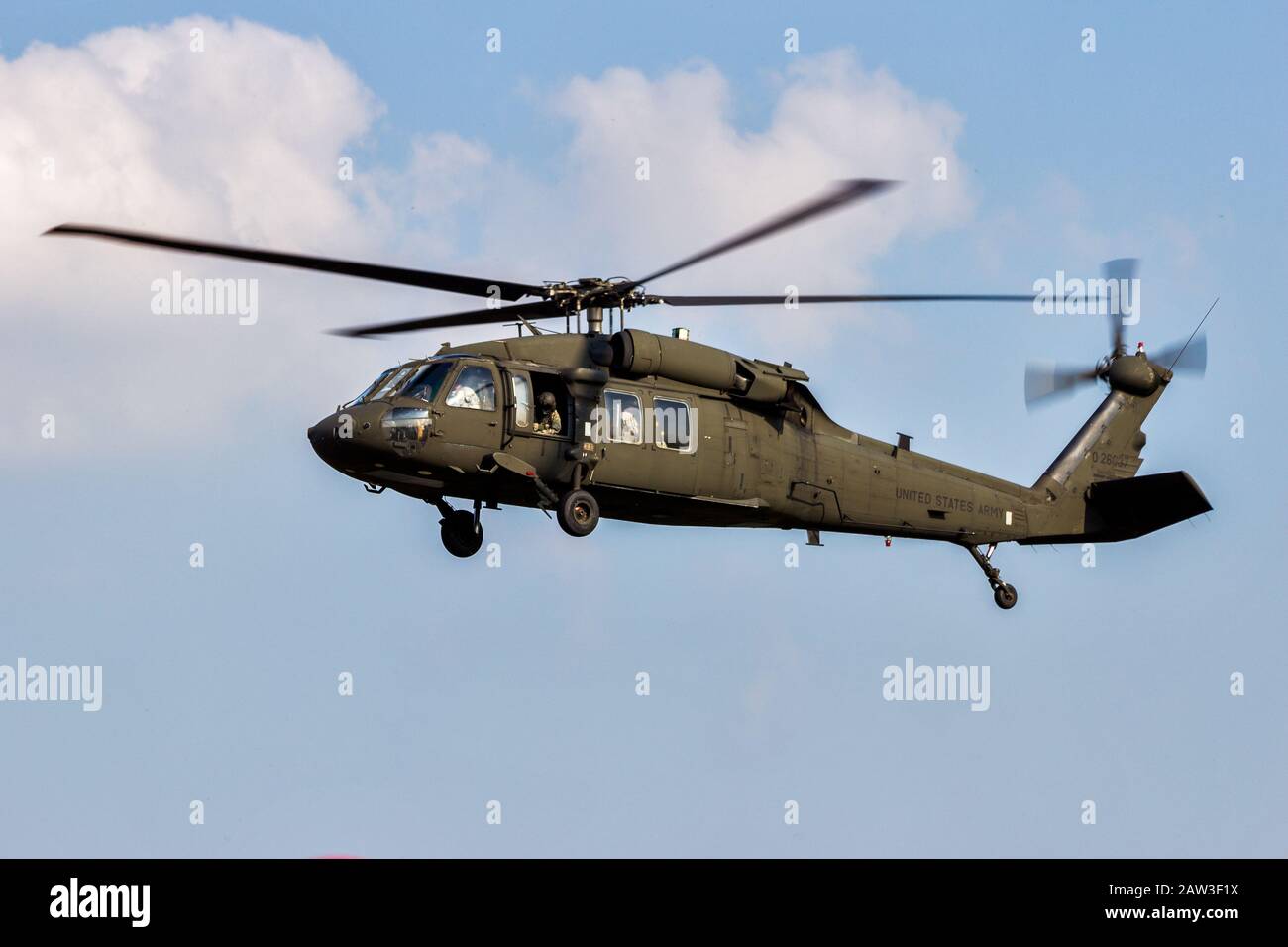 Uh 60 black hawk helicopter hi-res stock photography and images - Alamy