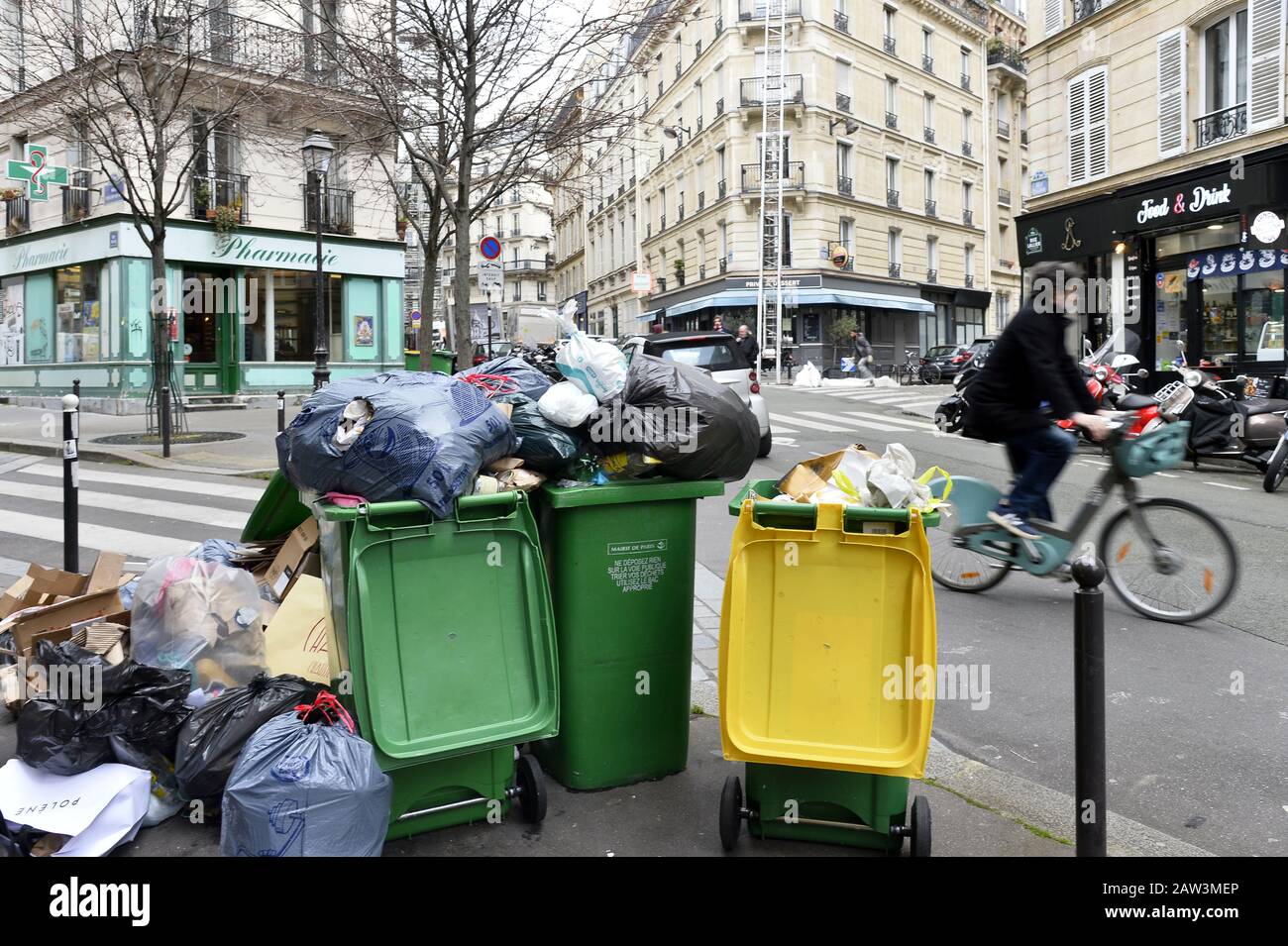 Garbage cans on the sidewalk in Paris france Stock Photo Alamy