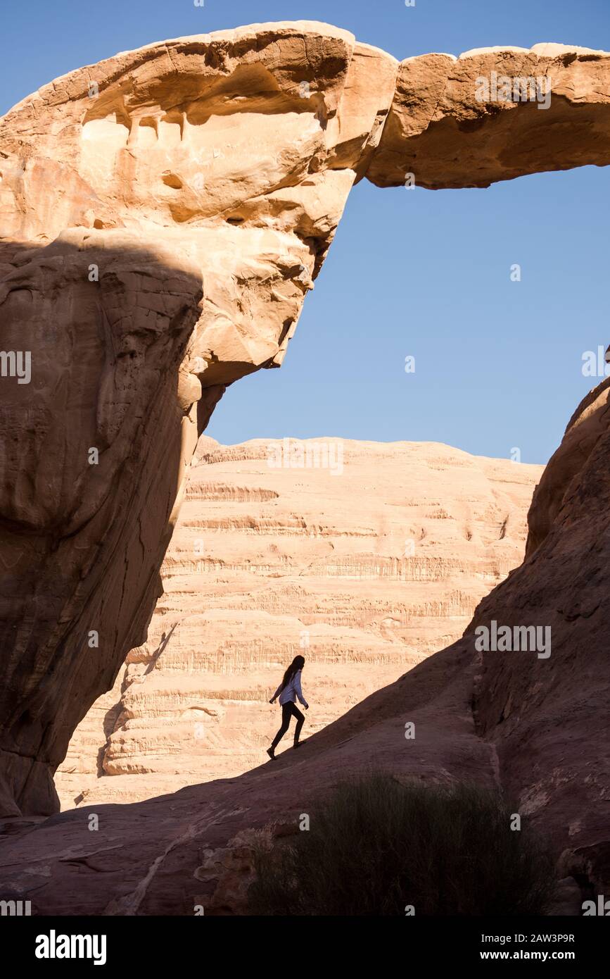 Female arch hi-res stock photography and images - Alamy