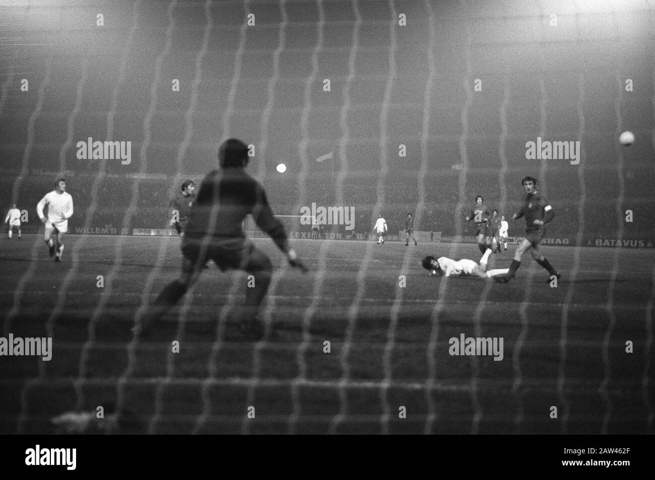 PSV against Real Madrid 2-0 Annotation: Game was played at the stadium Vliert Den Bosch Date: November 3, 1971 Location: 's-Hertogenbosch Keywords: sport football Institution Name: Real Madrid Stock Photo