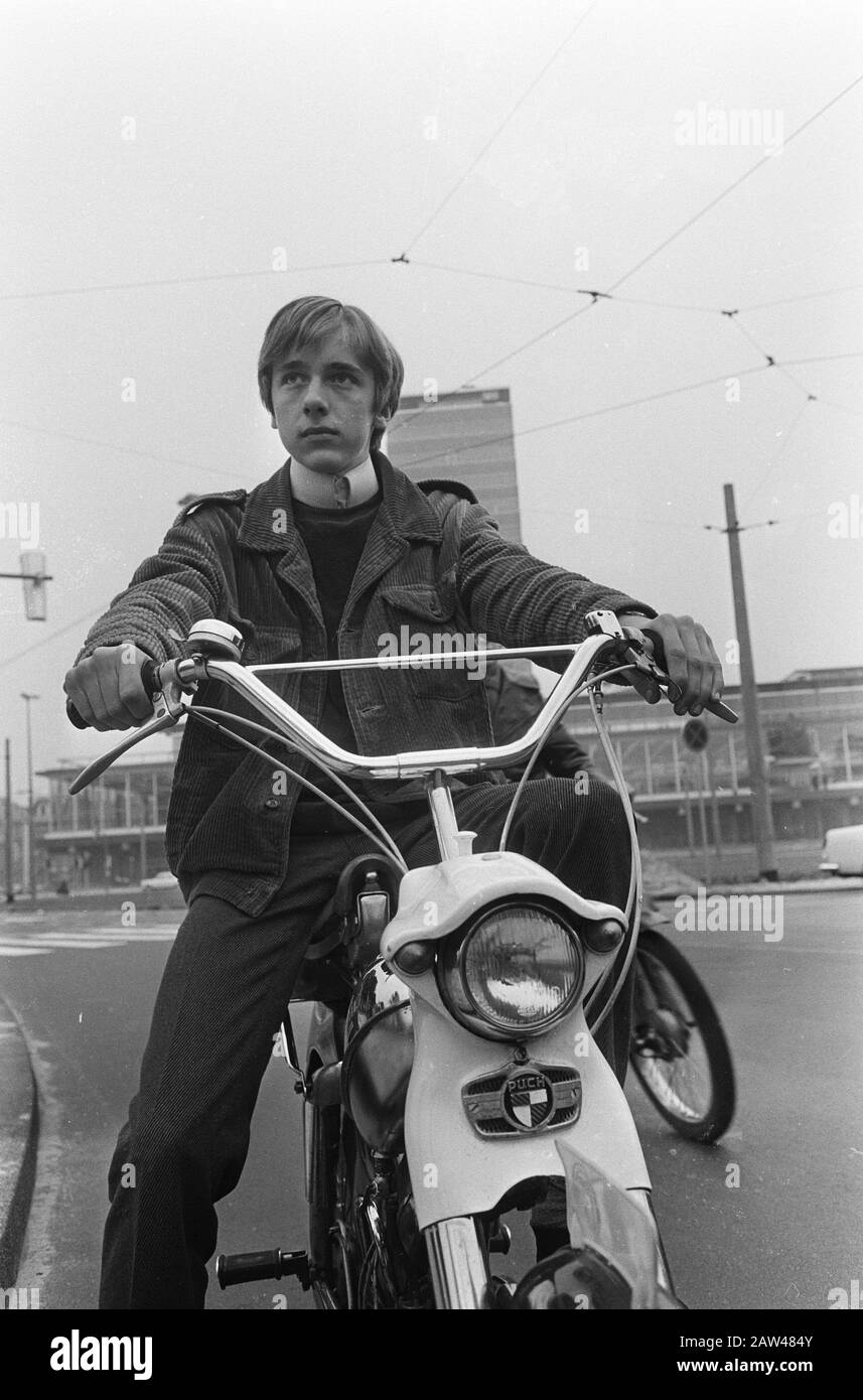 Puch. Moped with high steering Date: September 11, 1967 Keywords: mopeds, youth culture Person Name: Puch Stock Photo