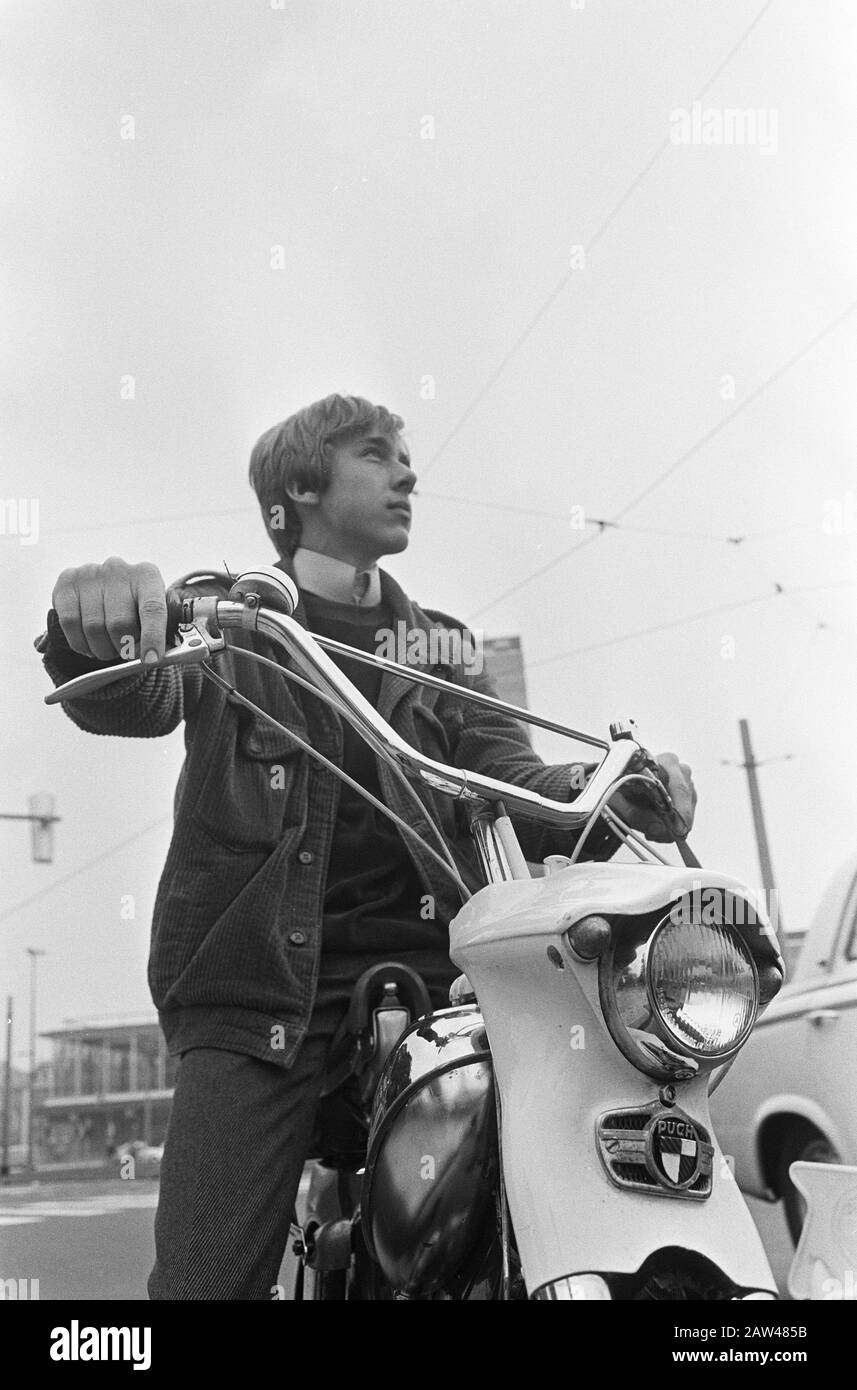 Puch. Moped with high steering Date: September 11, 1967 Keywords: mopeds, youth culture Person Name: Puch Stock Photo