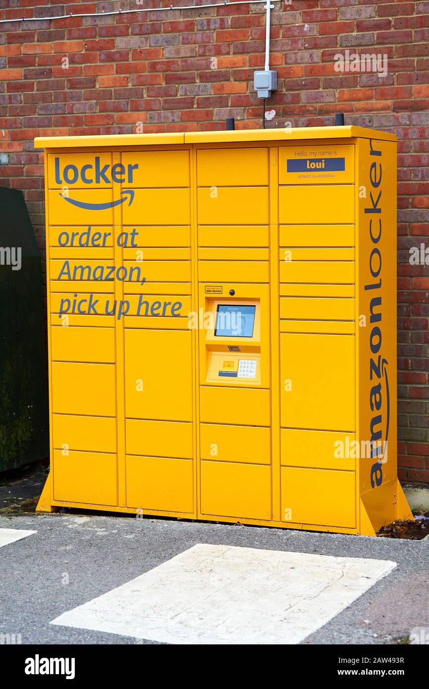 Amazon Locker self service kiosk in Great Missenden, Buckinghamshire Stock Photo
