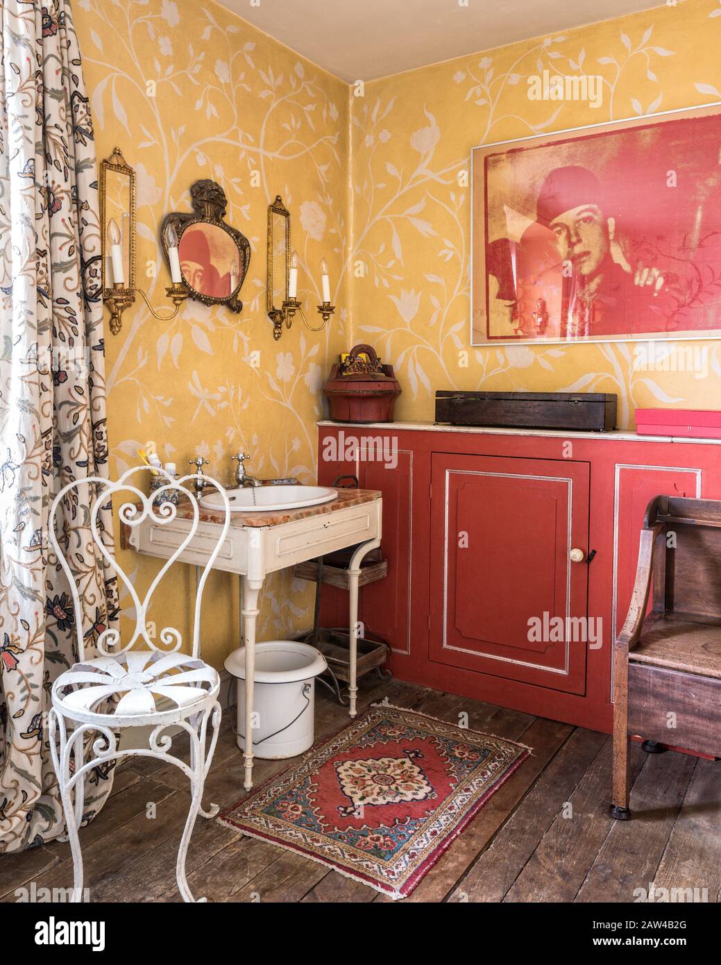 Red and yellow vintage style bathroom Stock Photo