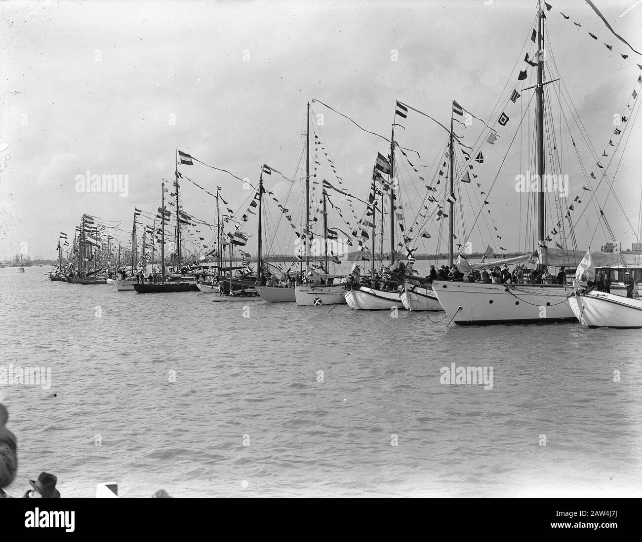 Naval barges hires stock photography and images Alamy