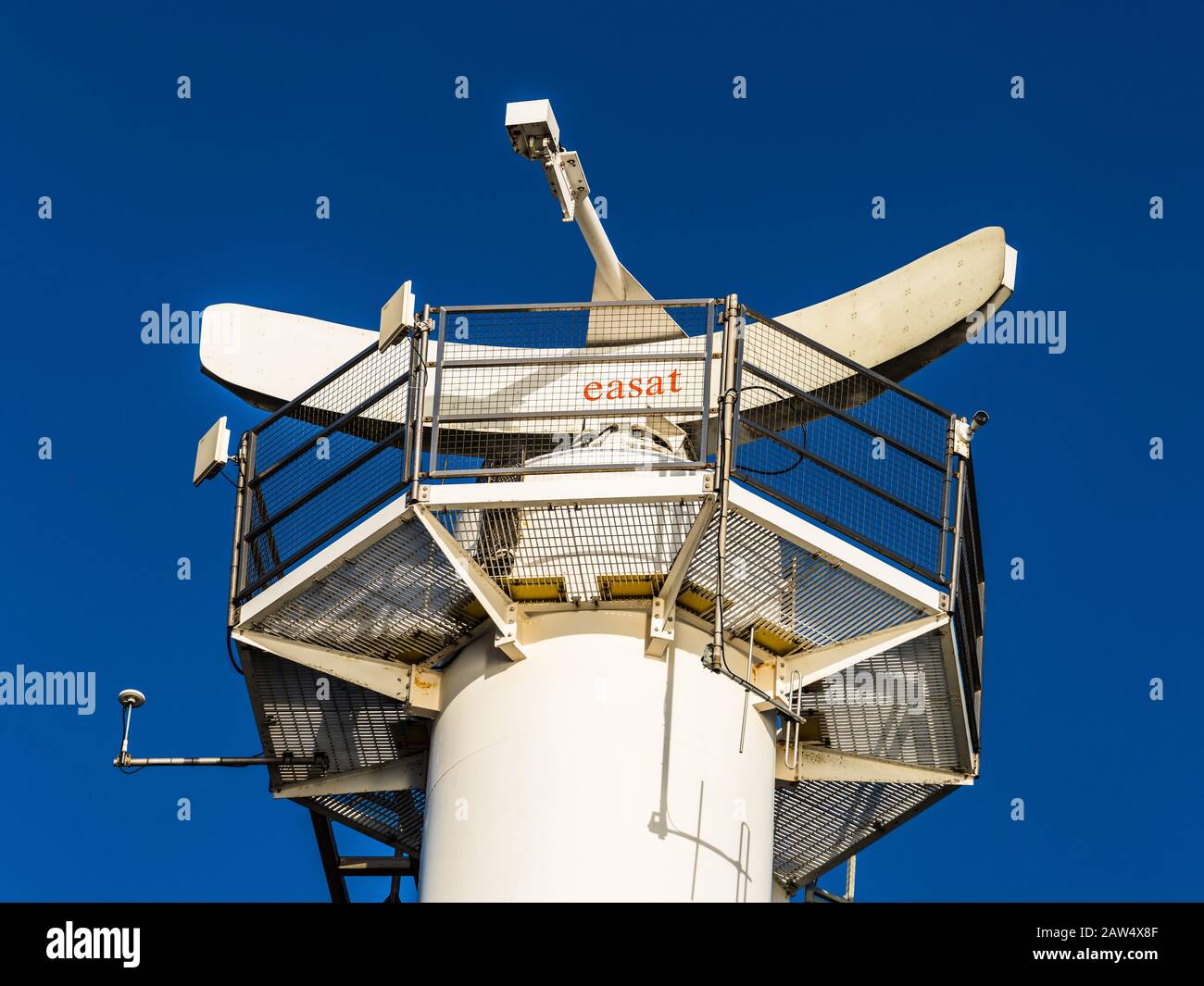 Marine Radar - The Easat marine radar at the entrance to the port of Felixstowe in Suffolk, UK. Felixstowe is the UKs main container shipping port. Stock Photo