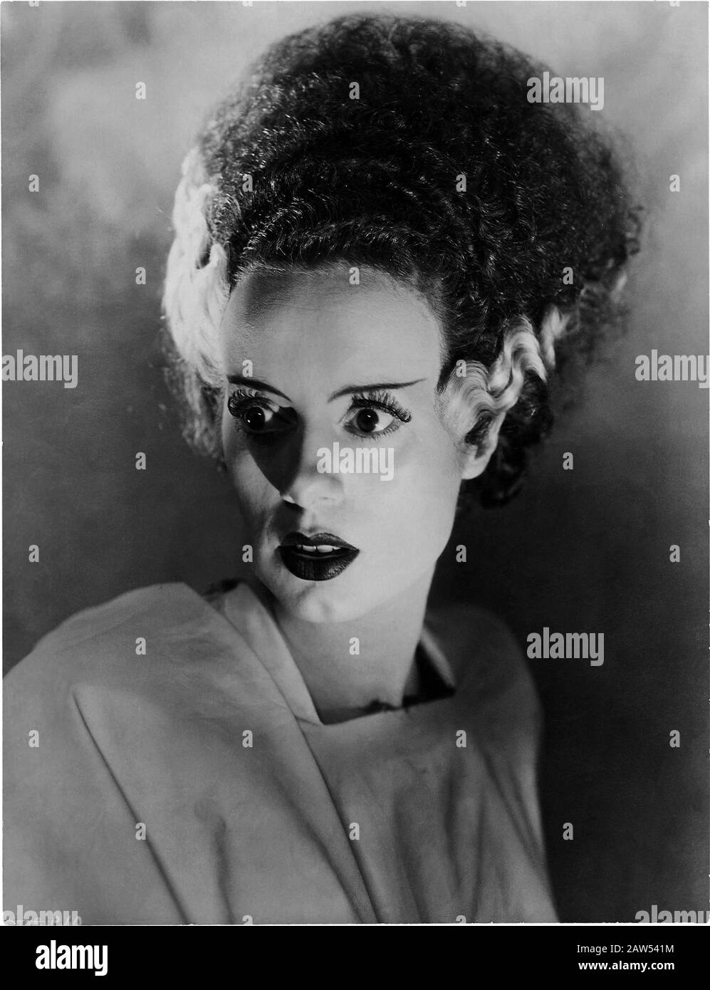 1935 , USA : The actress ELSA LANCHESTER in movie BRIDE OF FRANKENSTEIN ...