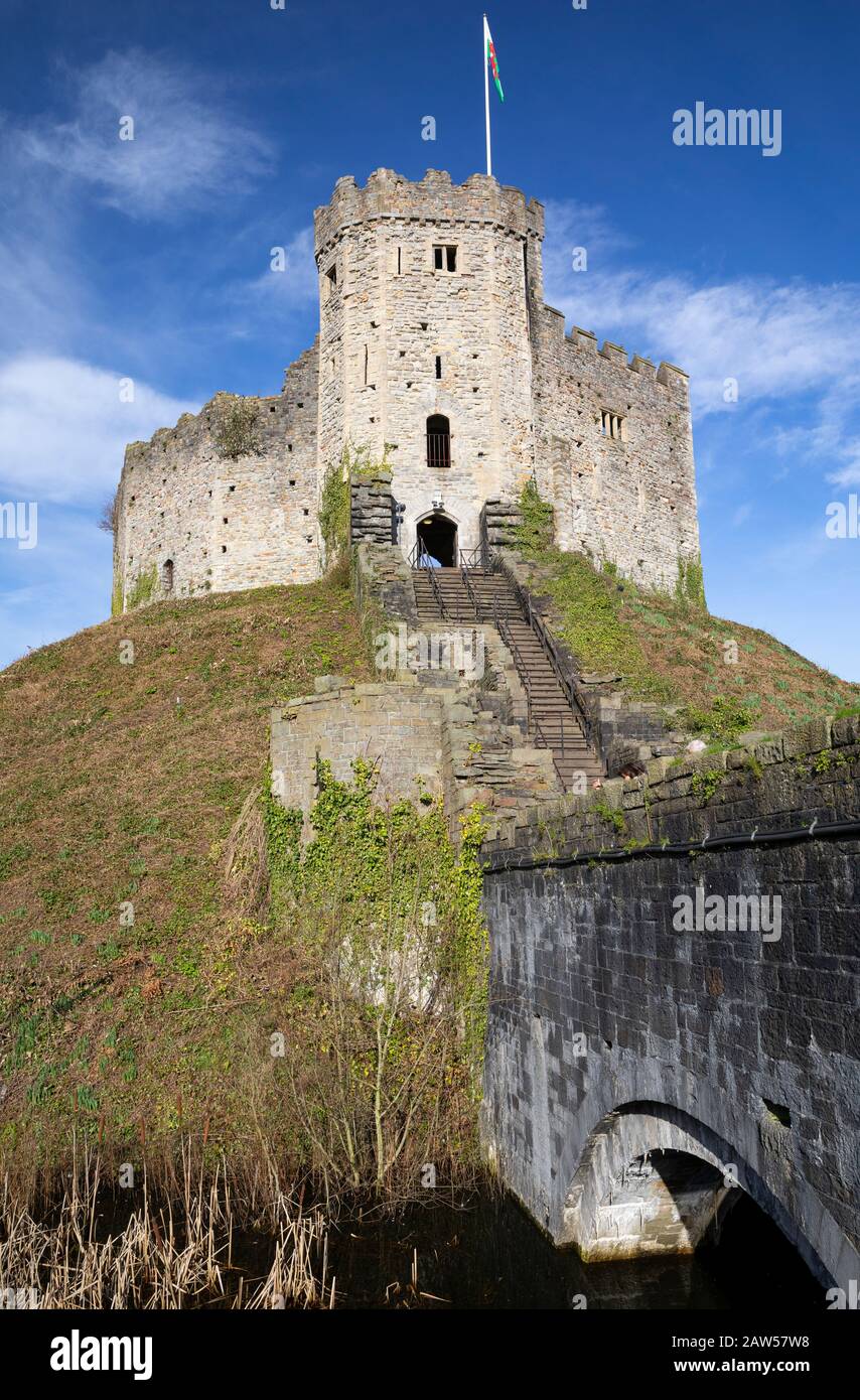 Norman castle wales hi-res stock photography and images - Alamy