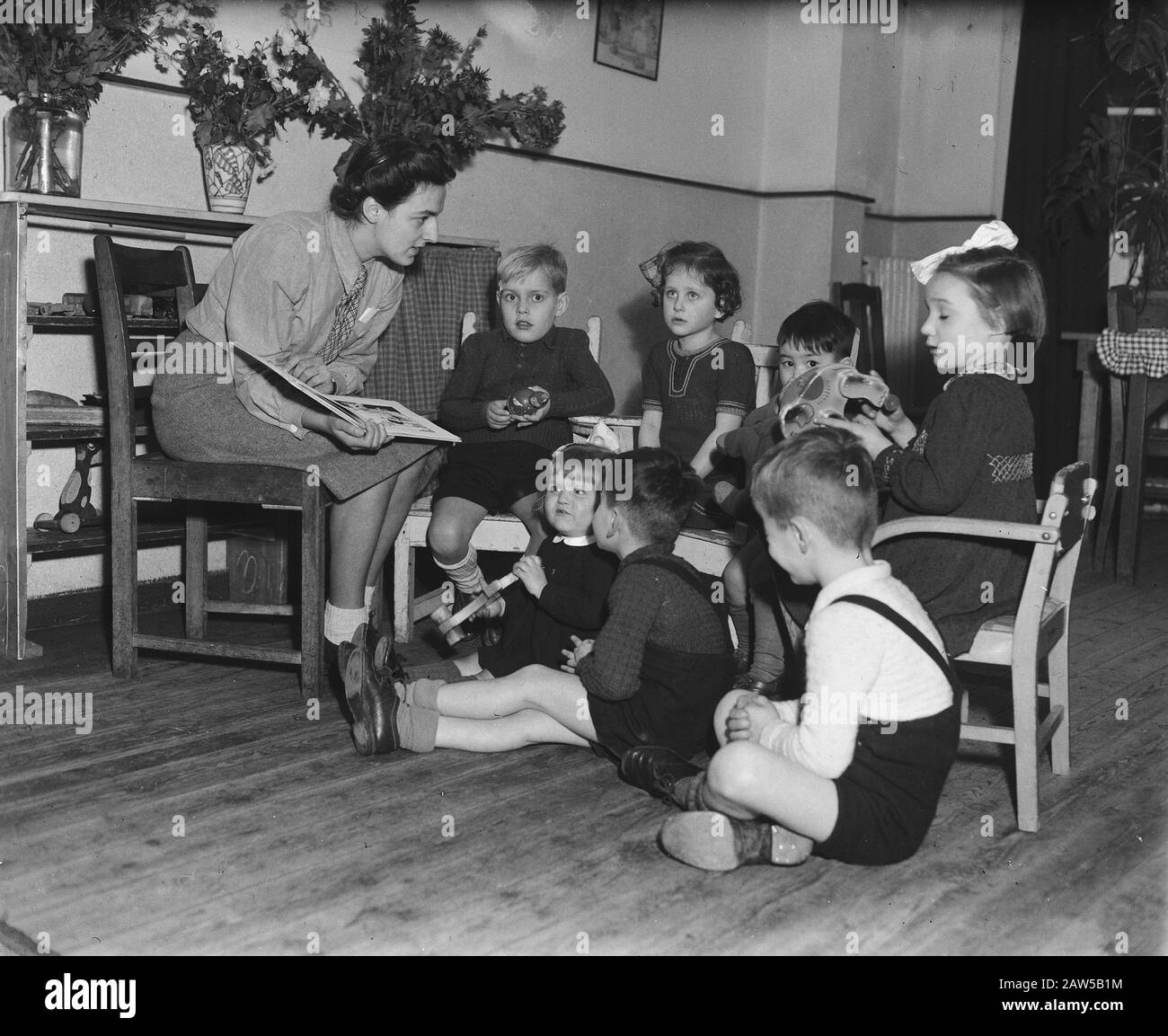 War orphans hi-res stock photography and images - Alamy