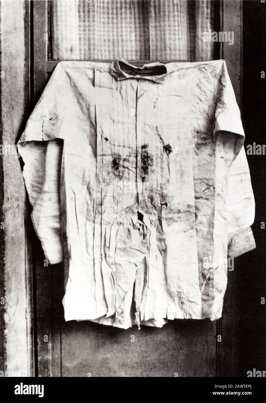 1867 , 19 june , Mexico : The  Emperor of Mexico MAXIMILIAN of BOURBON ABSBURG ( 1832 - 1867 )  shirt  after his execution by firing-squad by the Juar Stock Photo