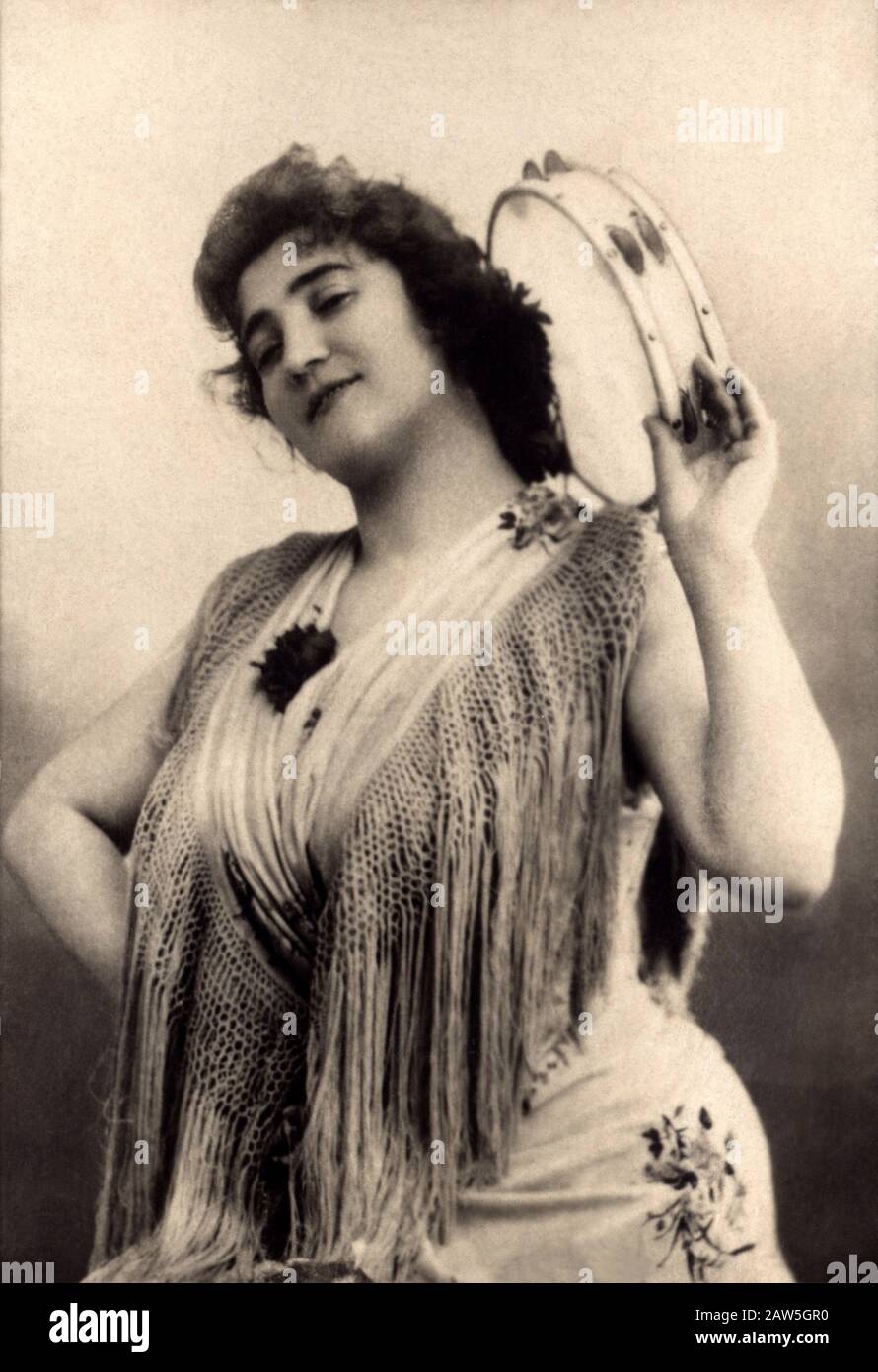 1892 ca, Paris , FRANCE :  The celebrated french singer soprano Emma Calvé ( Rosa Emma Calvet , 1858 - 1942 ) in the role of CARMEN by Georges Bizet , Stock Photo