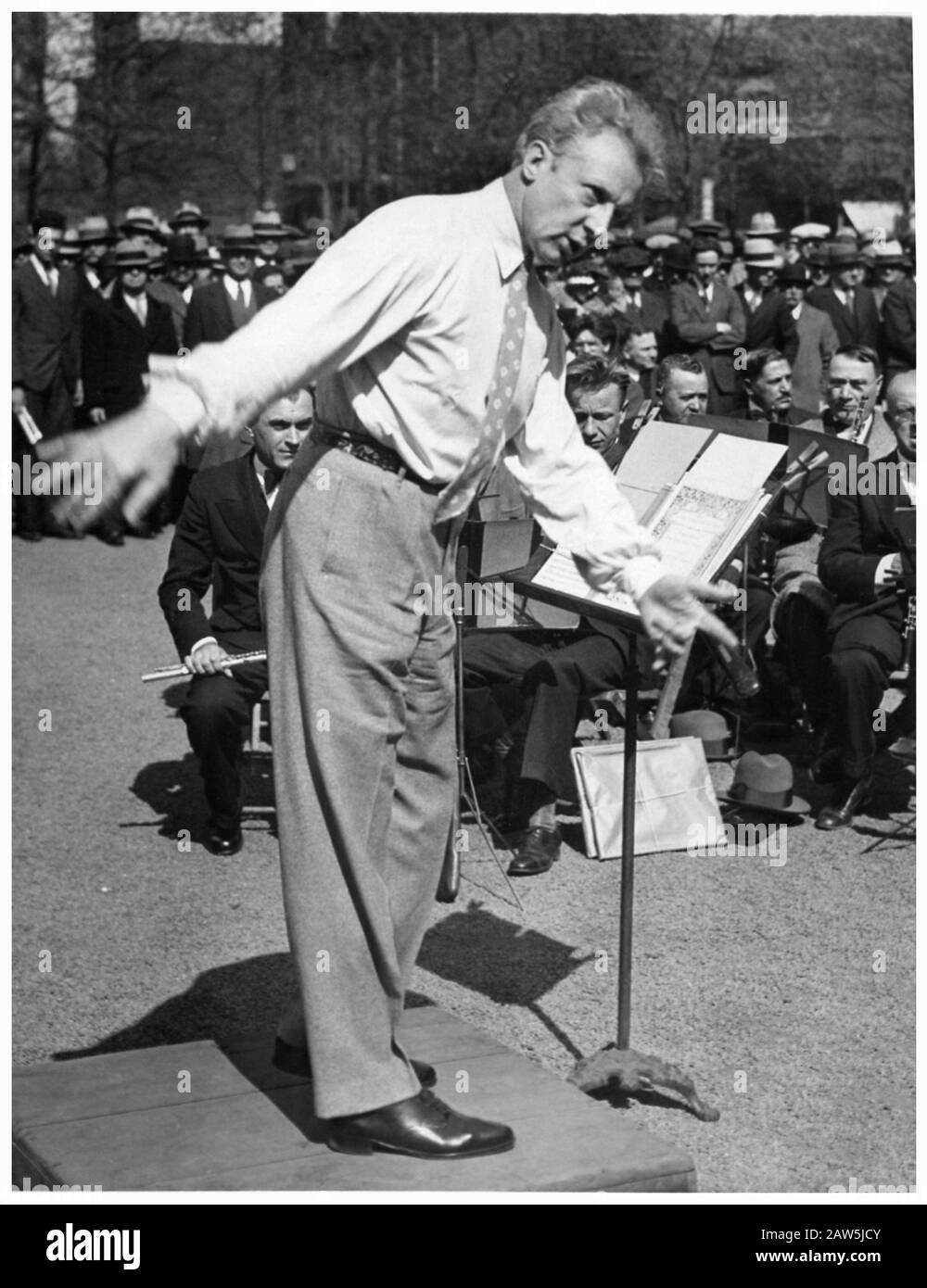 1932 ca, USA  : The celebrated british music conductor LEOPOLD STOKOWSKI ( 1882 - 1977 ). Stokowski conducted the music for and appeared in several Ho Stock Photo