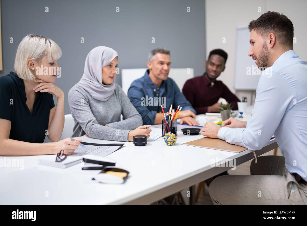 Ethnic job interview hi-res stock photography and images - Alamy