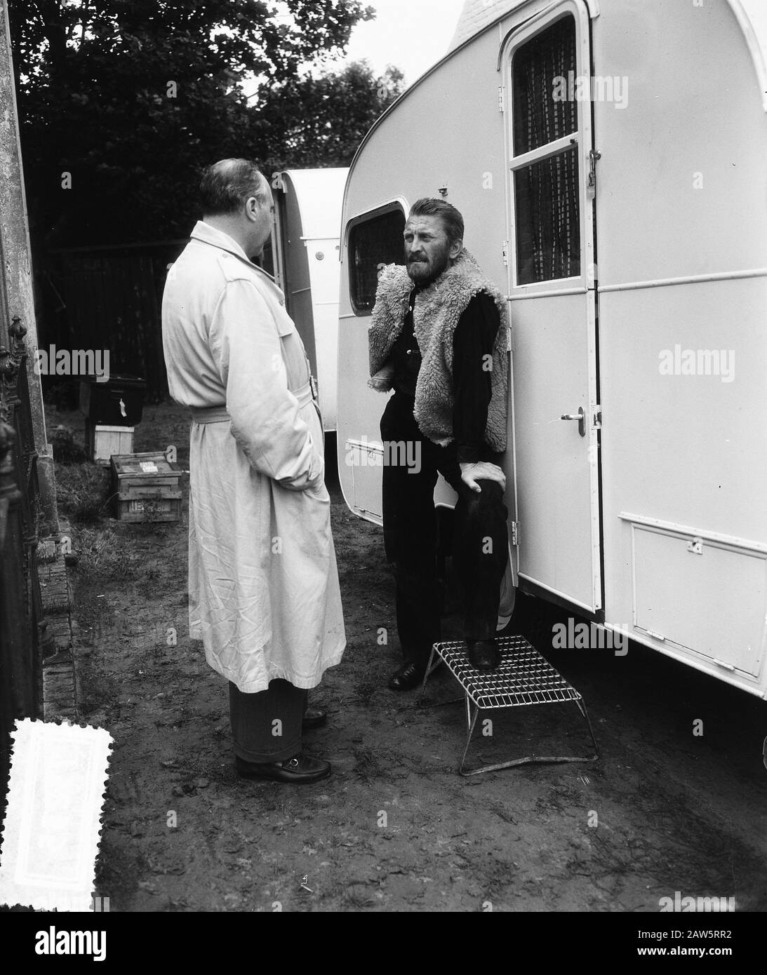 Nuenen. shooting of the film Lust for Life, Vincent van Gogh, with Kirk Douglas Date: September 12, 1955 Location: Noord-Brabant, Nuenen Keywords: actors, movies, movie stars Person Name: Douglas, Kirk Stock Photo