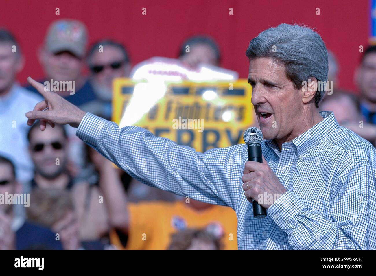 Democratic presidential candidate John Kerry campaigning for president