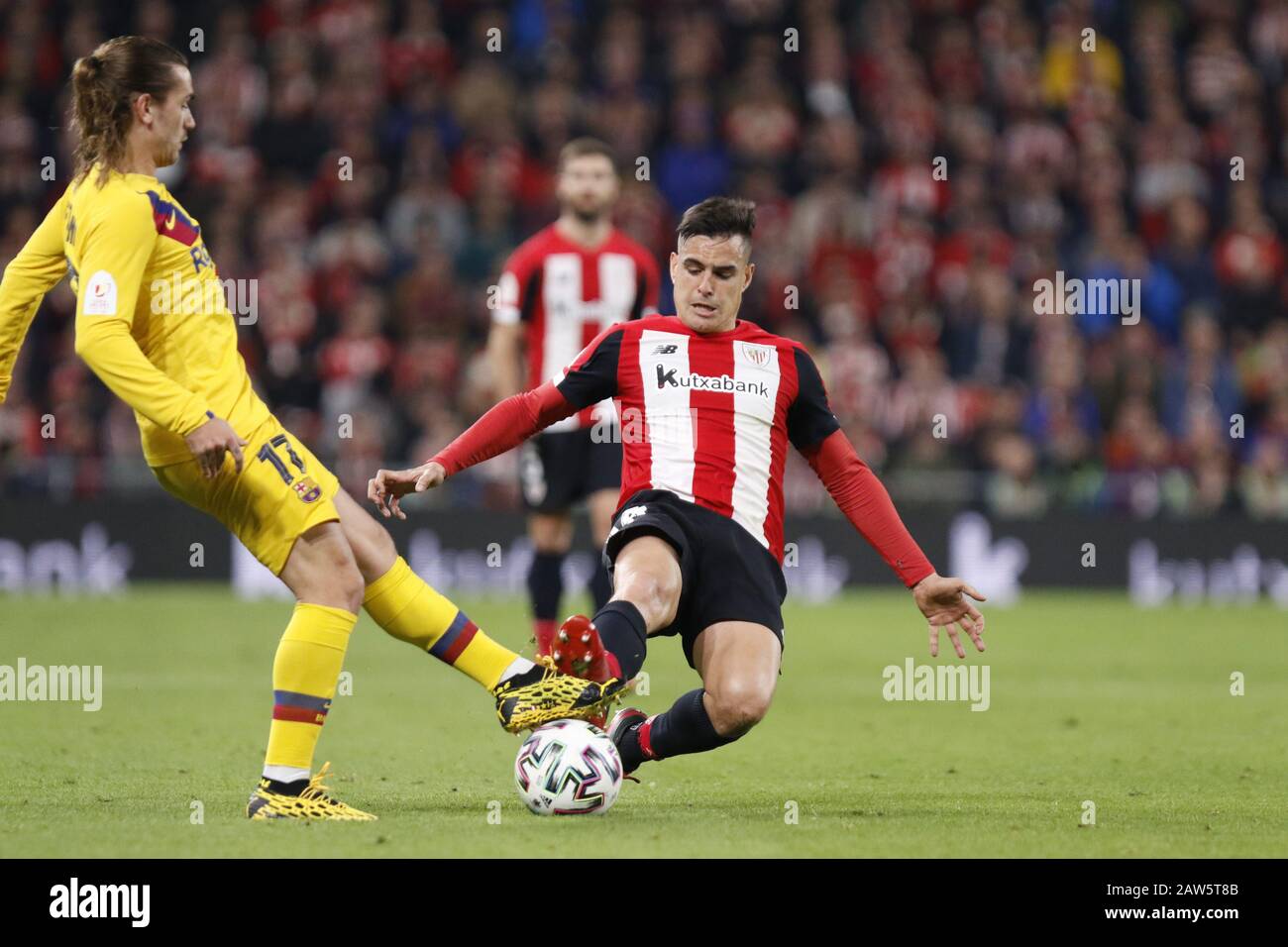 Bilbao, Bizkaia, SPAIN. 6th Feb, 2020. DANI GARCIA (14) tries to win the ball with a dive during the game between Athletic Club and FC Barcelona. The Athletic Club hosted FC Barcelona for the quarter-finals Copa del Rey match at San Mames stadium, in Bilbao. Credit: Edu Del Fresno/ZUMA Wire/Alamy Live News Stock Photo