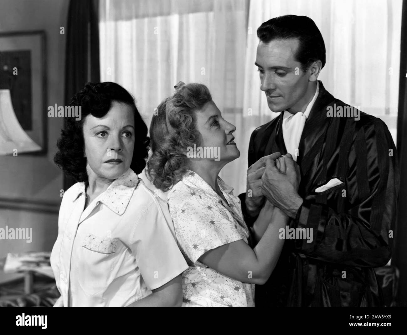 1951 USA The British born Conjoined Twins Sisters Daisy And Violet 