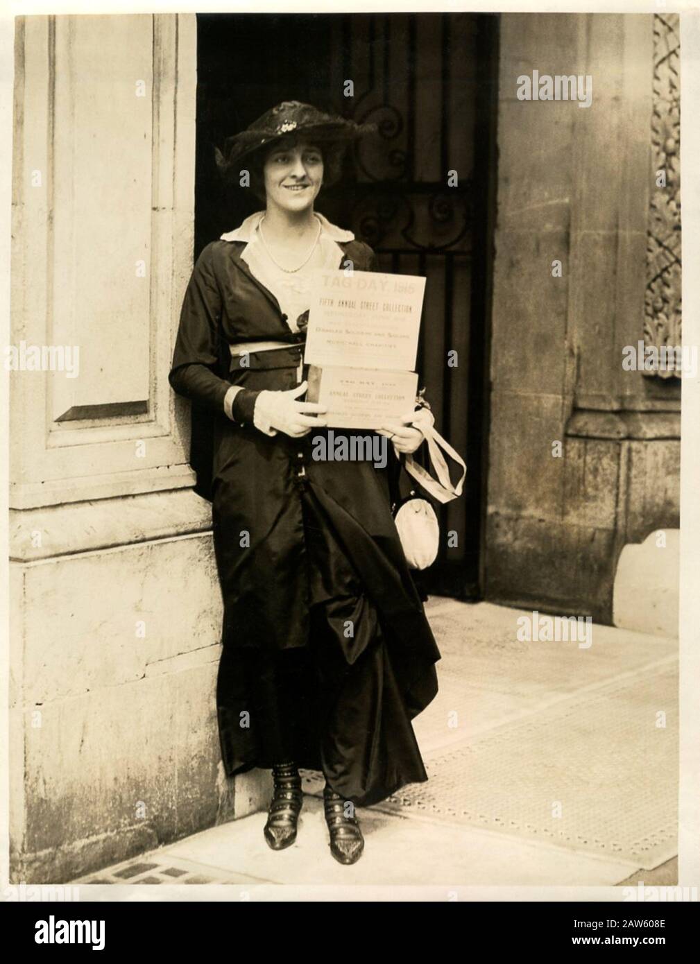 1915 , LONDON , GREAT BRITAIN :The american musical comedy actress , singer,  songwriter and screenwriter ELSIE JANIS ( 1889 - 1956 ), in this photo o Stock Photo