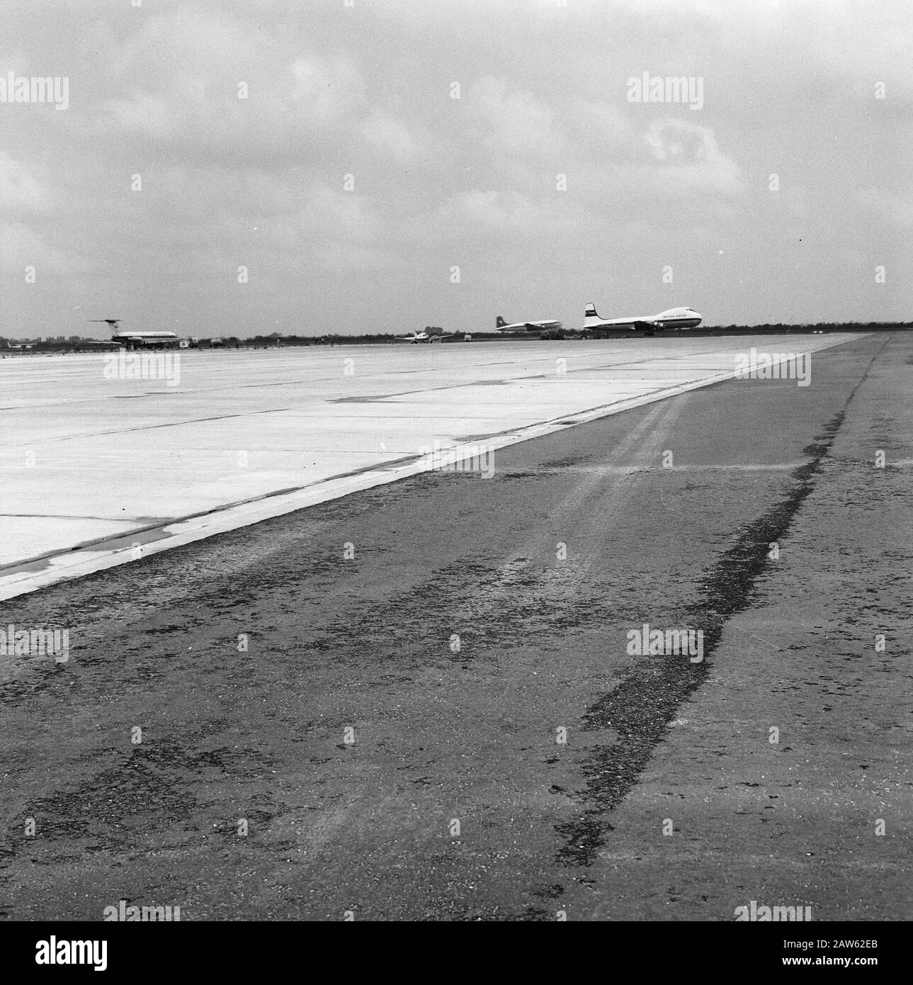 recreational areas, airports, etc., access paths, platforms, Rotterdam Airport Date: June 1965 Location: Rotterdam, South Holland Keywords: platforms, recreation, access paths, airports etc. person Name: Airport Rotterdam Stock Photo