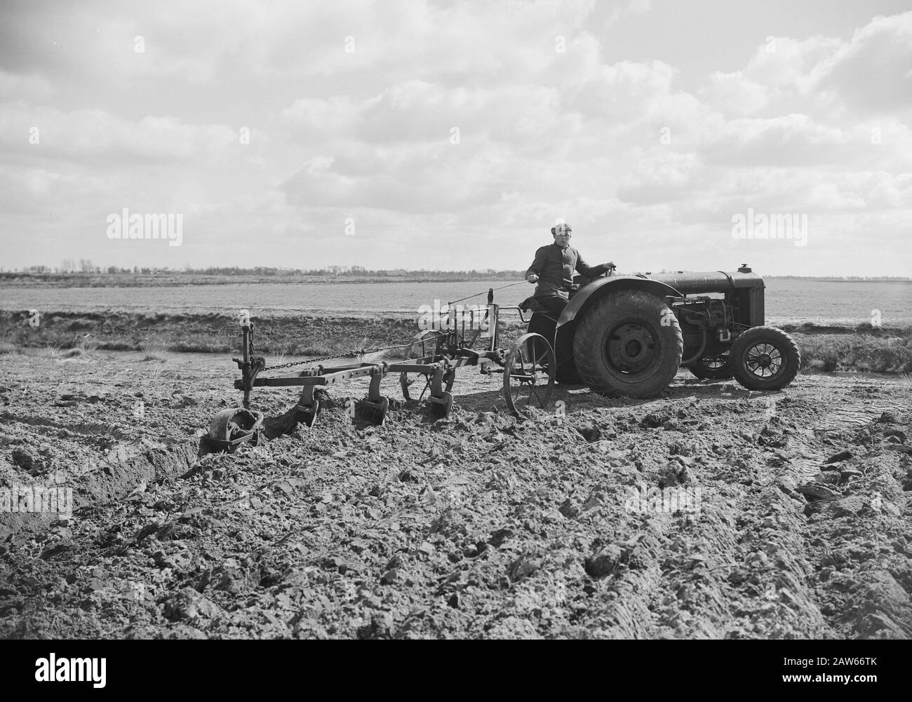 Tractor fordson Black and White Stock Photos & Images - Alamy