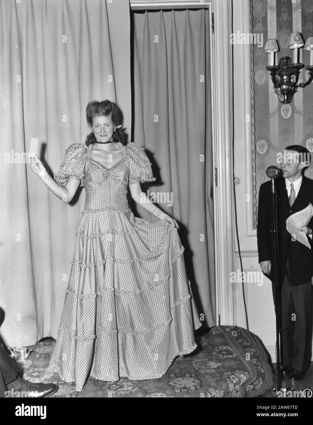 Fashion Show Date: June 6, 1946 Keywords: fashion, fashion Stock Photo
