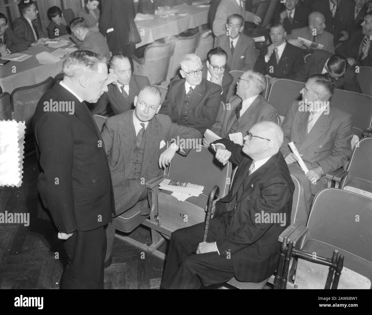Wage Congress of the Catholic Workers' Movement (KAB) in Utrecht in building K & W. The chairman of the parliamentary group KVP, Prof. cpm.. Romme with injured foot was among the invitees. Standing for Prof. Romme Dr. Olierook Date:.. October 13, 1953 Location: Utrecht Keywords: congresses, trade unions, unions Person Name: Kab, Romme Stock Photo