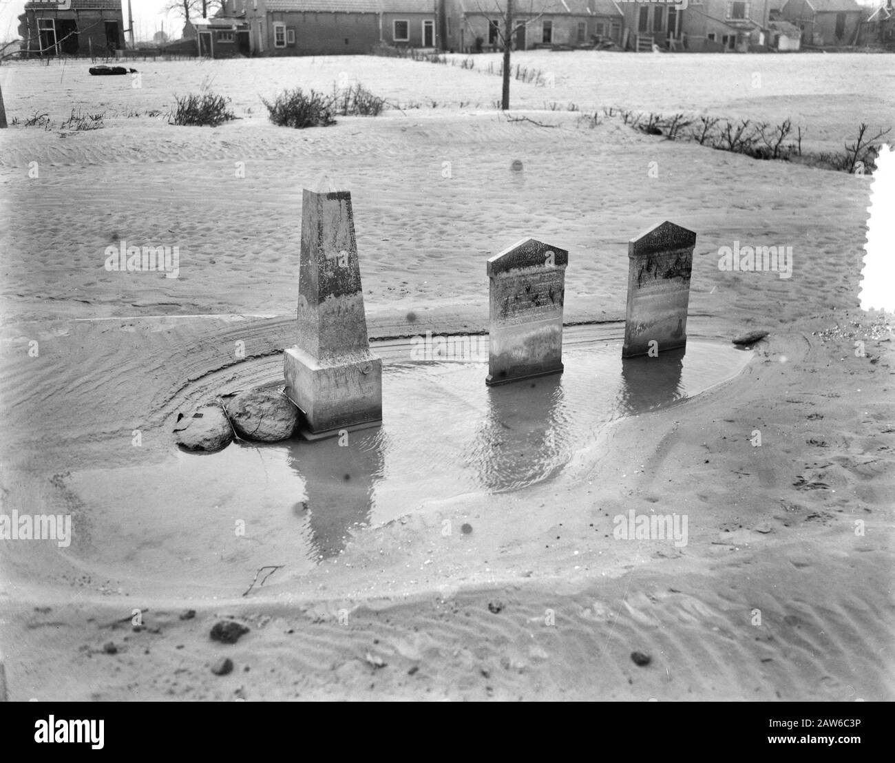 Ouwerkerk, flooded and silted Date: December 1, 1953 Location: Ouwerkerk Stock Photo