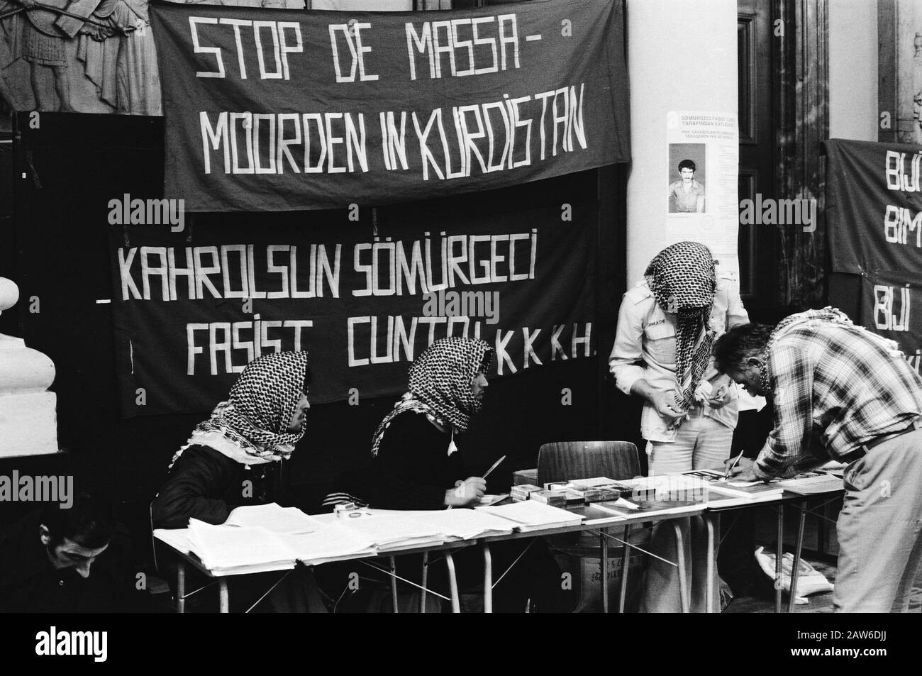 Kurdish Turks still Moses and Aaron Church in Amsterdam, in protest against the trials against Kurds in Turkey Date: April 18, 1981 Location: Amsterdam, Noord-Holland Keywords : BANNERS, churches, protests Institution Name: Moses and Aaron Church Stock Photo