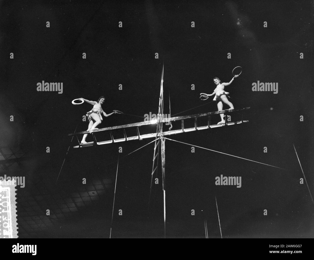 New program Circus Strassburger Carré; Karin and Ria on a floating ...