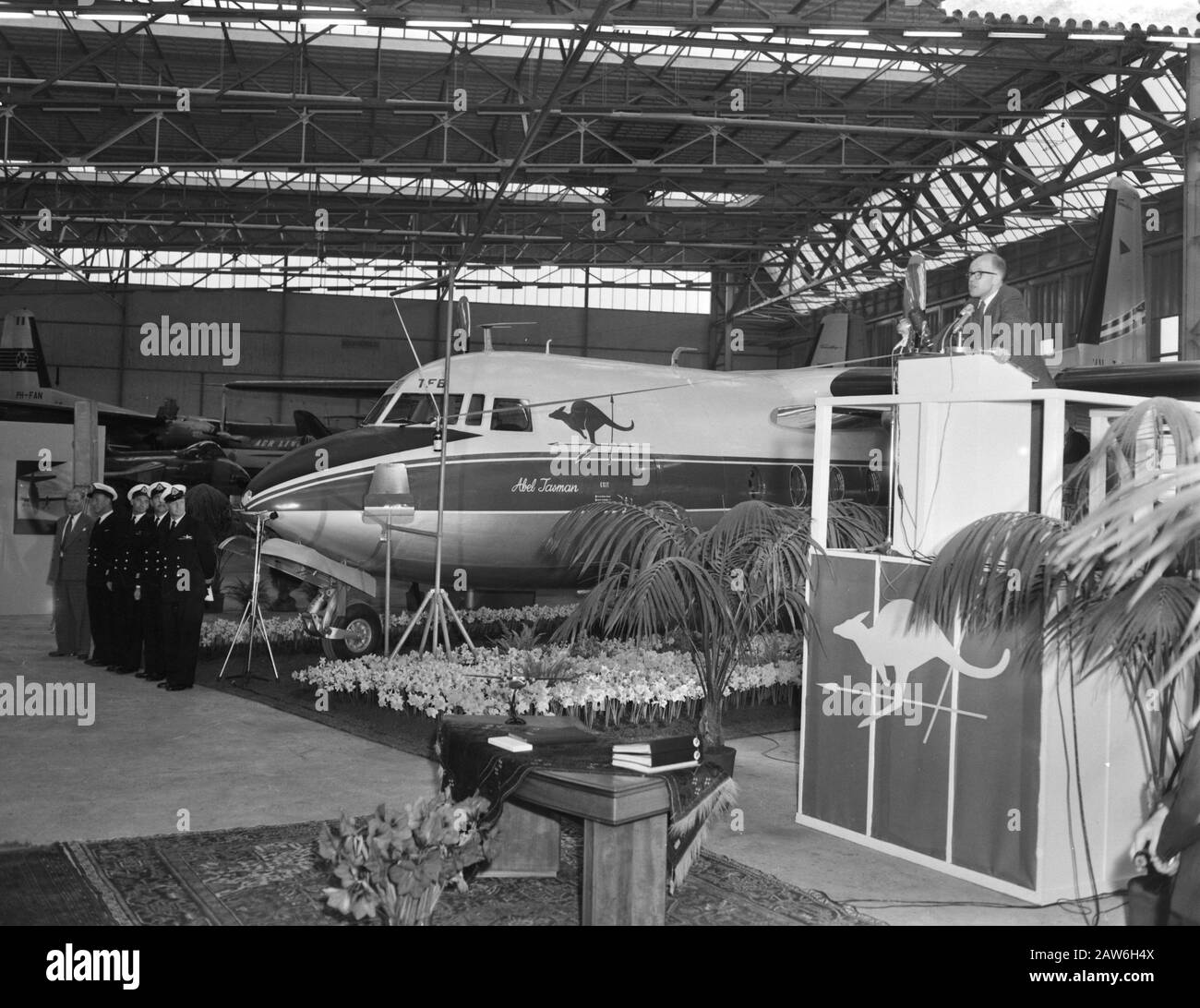 Transfer Friendship on the Trans Australian Airlines in the Fokker factories in Amsterdam Date: April 6, 1959 Stock Photo