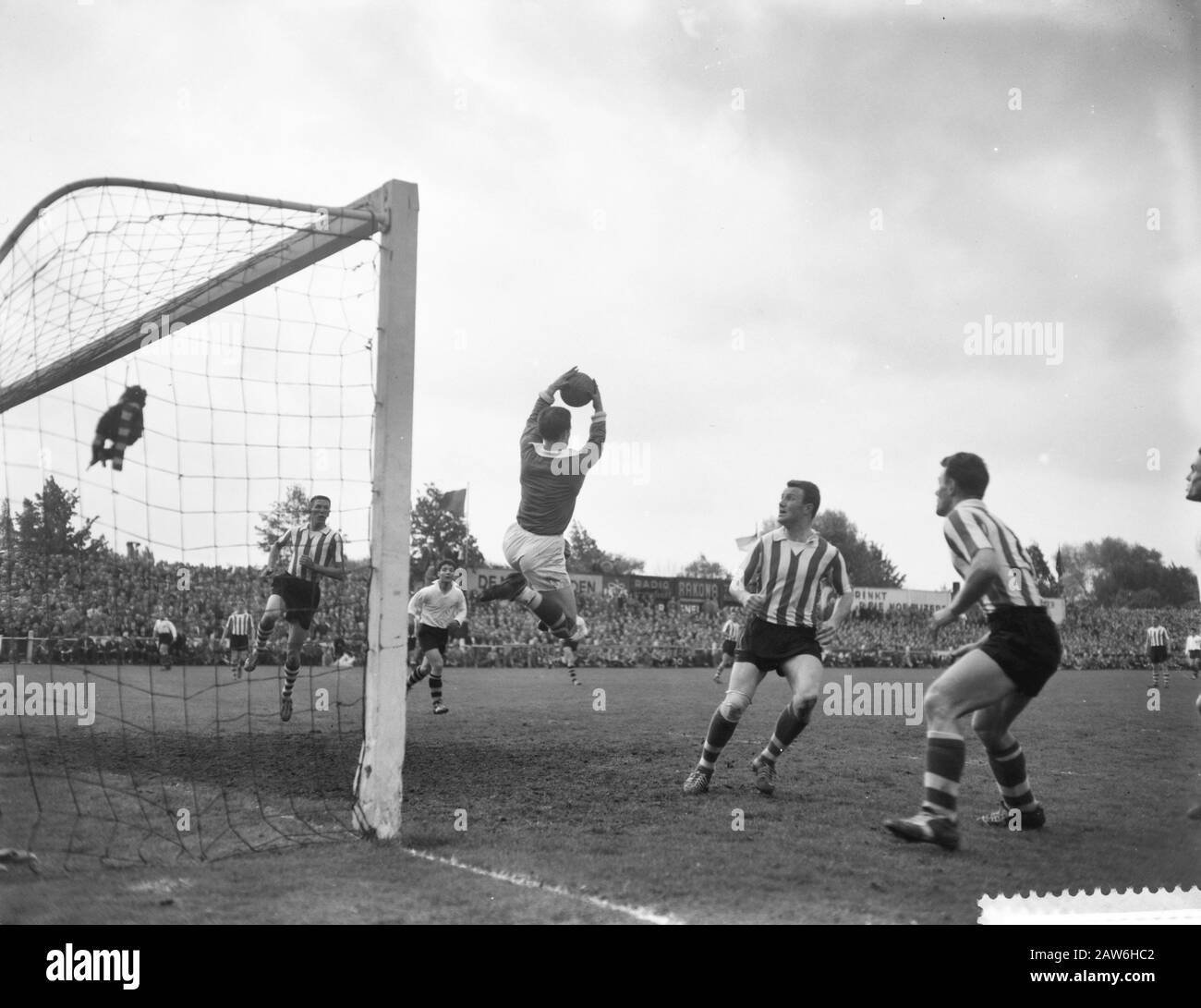 Goalkeeper van dijk Black and White Stock Photos & Images - Alamy