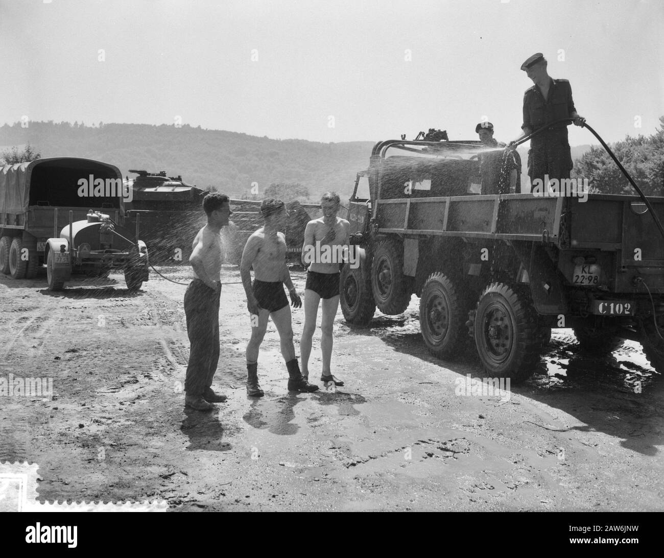 Exercises La Courtine, hussars Boreel take bath when spraying the car Date: July 8, 1959 Stock Photo