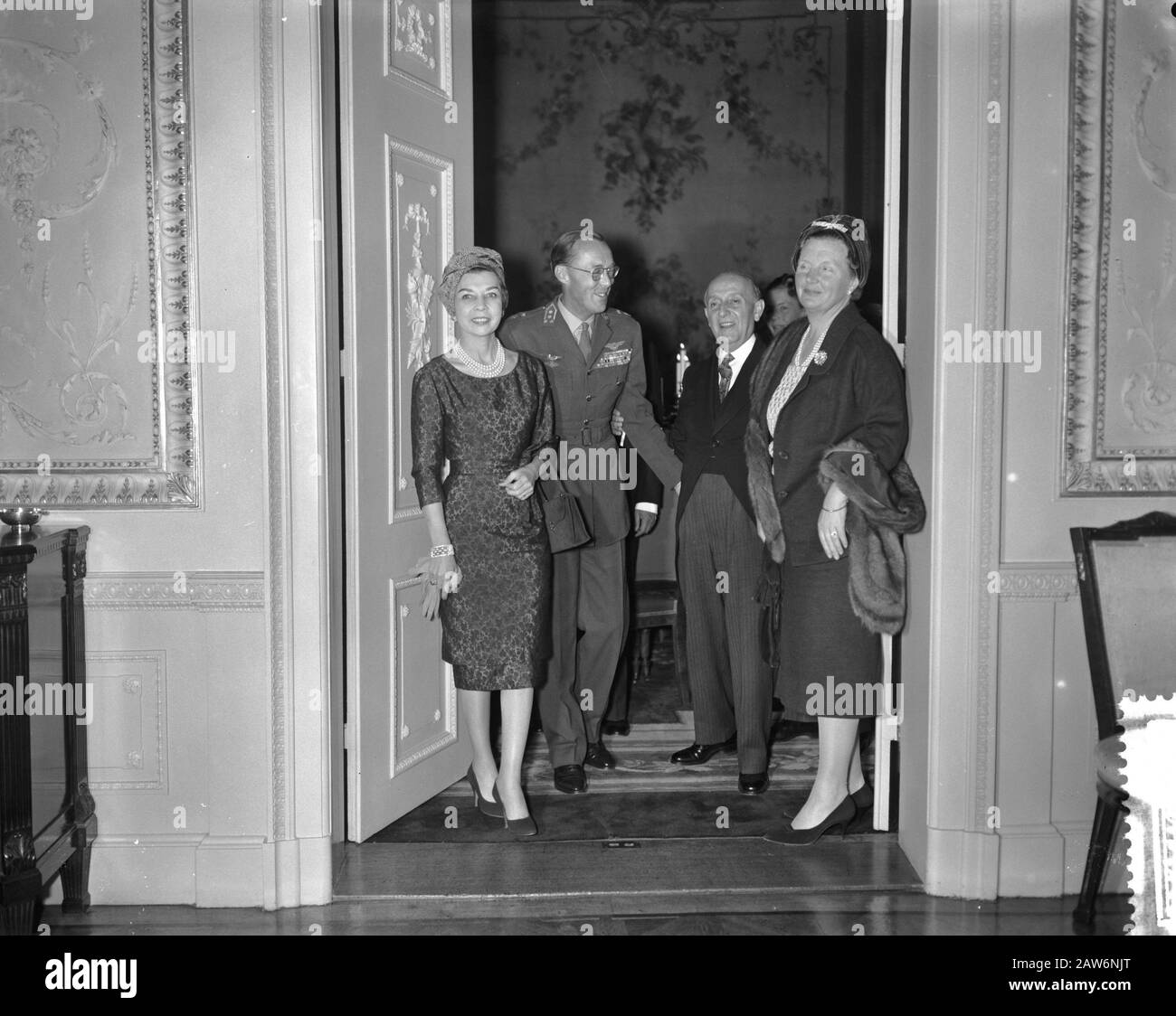 luncheon at the residence of Mayor Van Hall v.l.n.r. Ms. Prado, Prince