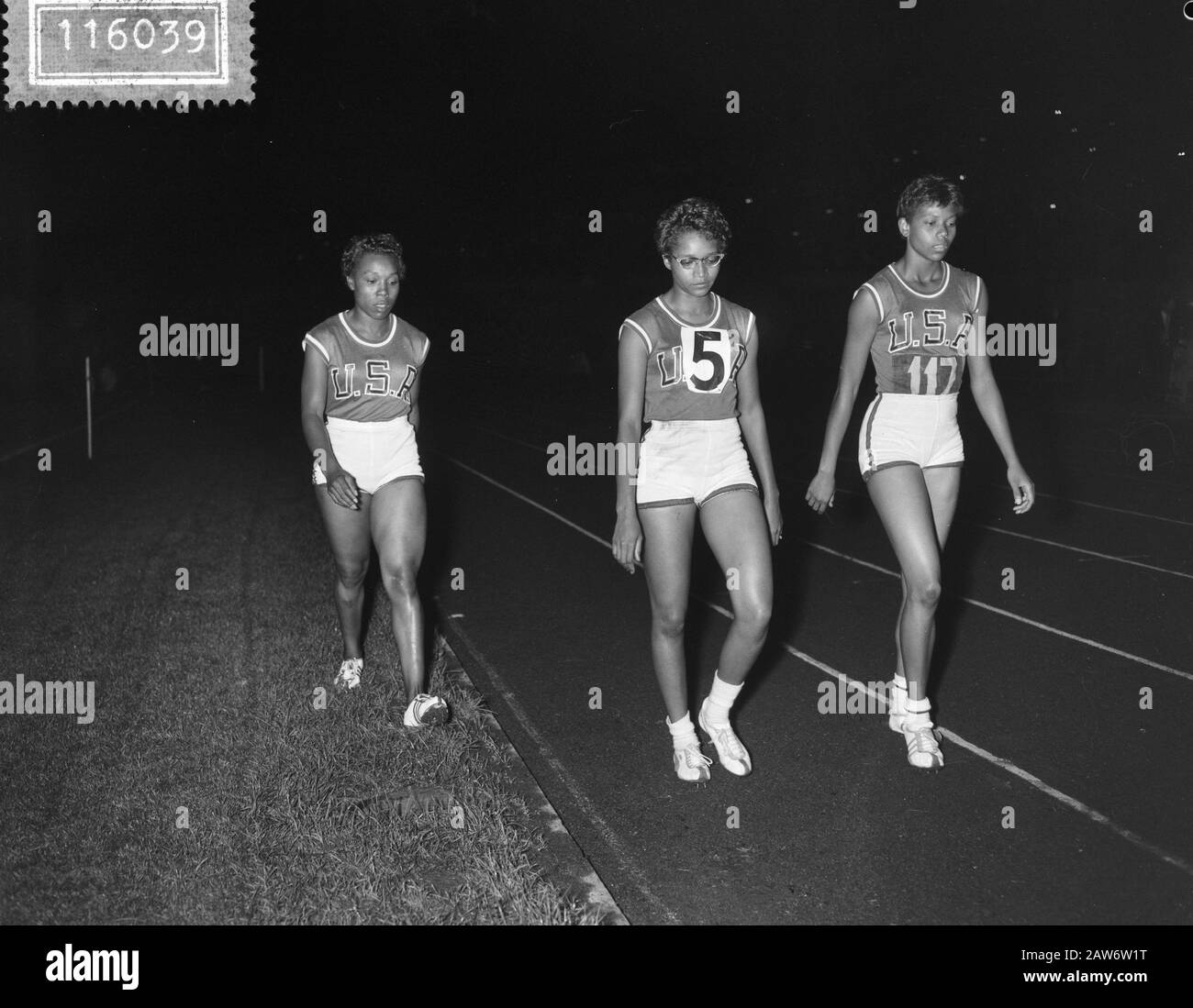 Olympic revances in stadium Amsterdam, Wilma Rudolph Date: September 15, 1960 Location: Amsterdam, Noord-Holland Keywords: athletics Person Name: Wilma Rudolph Stock Photo