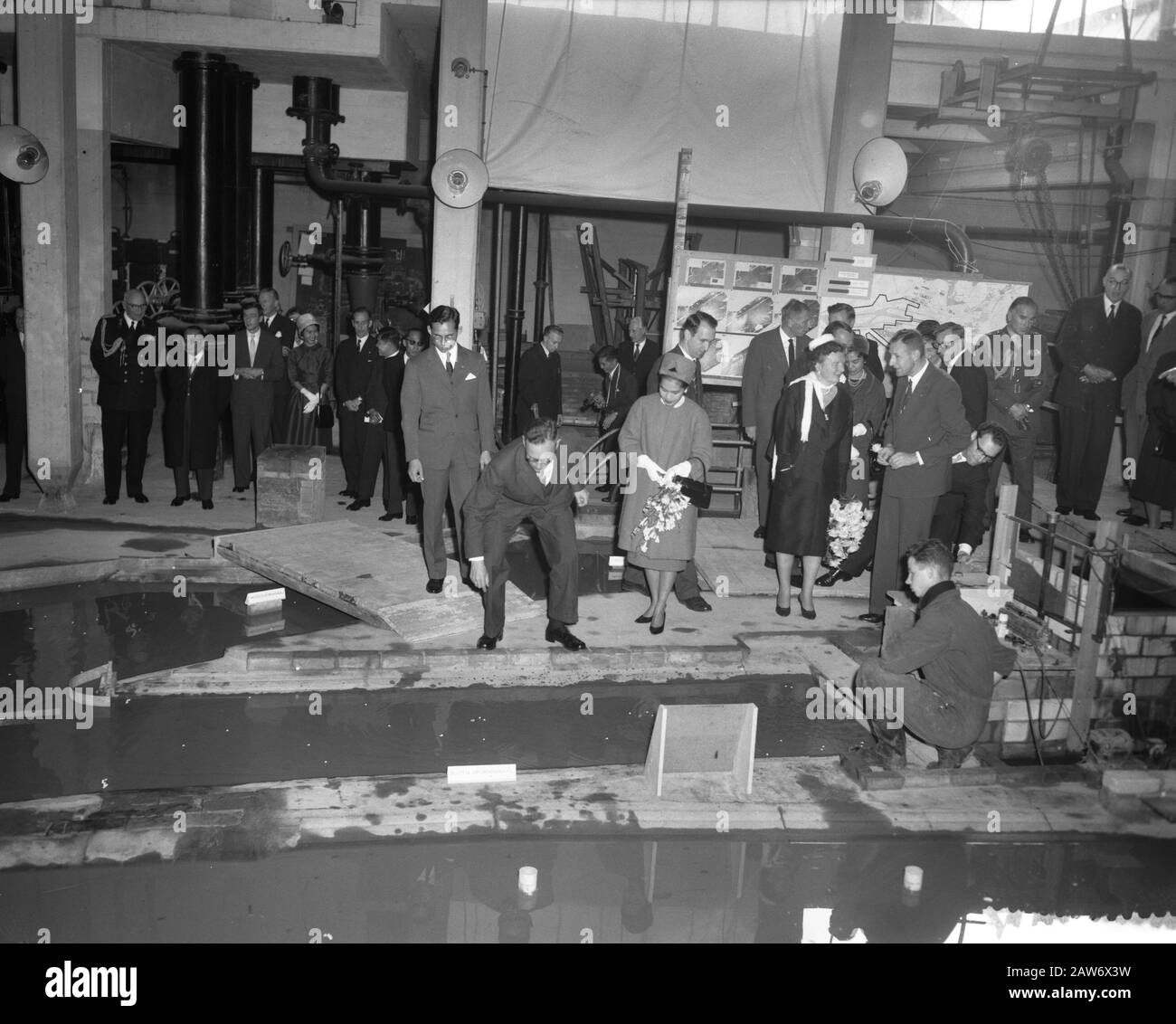 Royal visit to Delft Hydraulics Delft Date October 25, 1960 Location