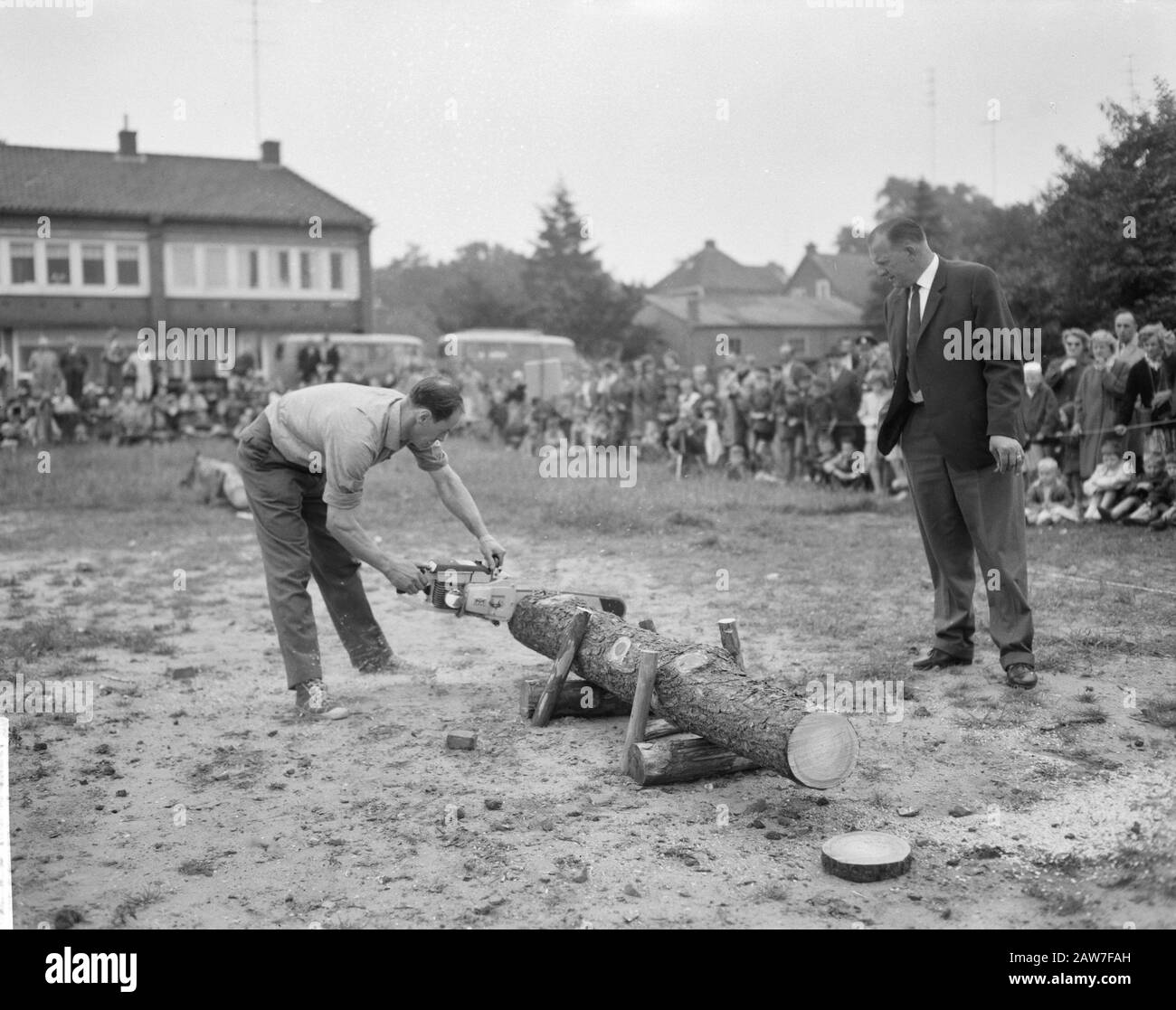 Chain chainsaw competition hi-res stock photography and images - Alamy