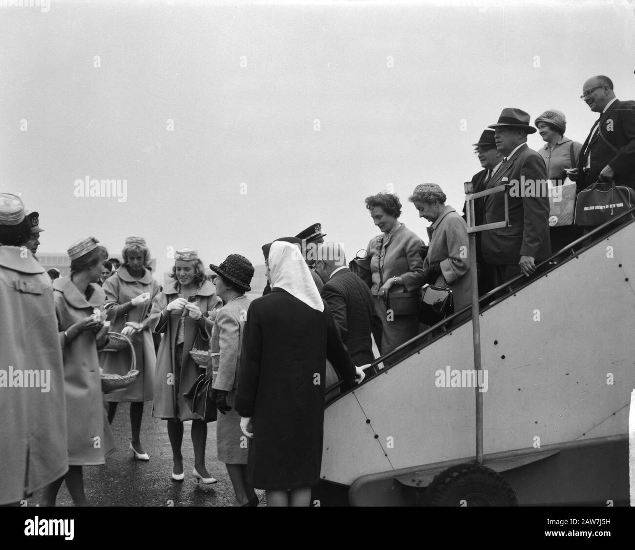 130 descendants Black and White Stock Photos & Images Alamy