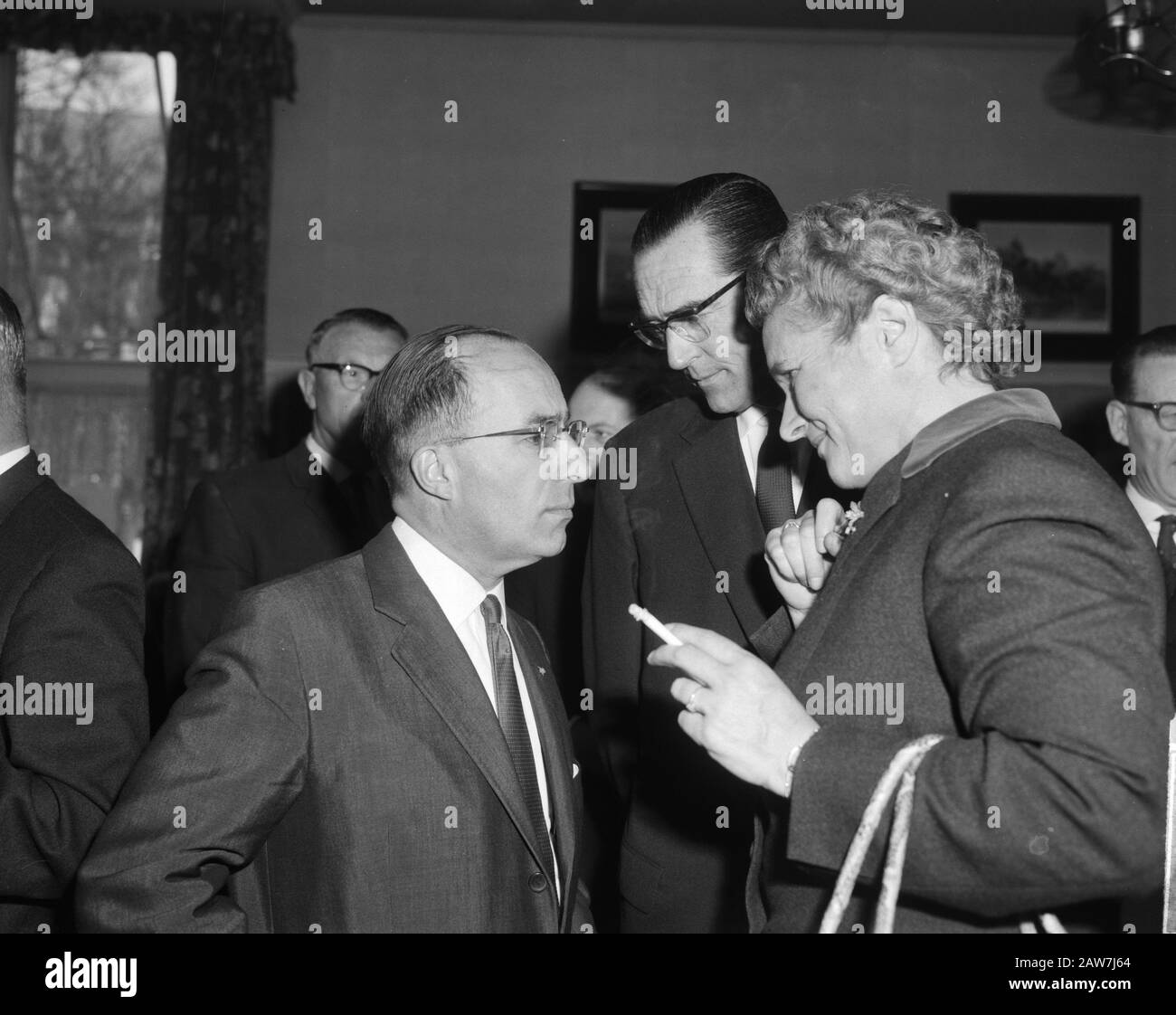 CSF Congress in Den Bosch, from left to right Cals, Mr. Aalberse Minister Klompe. Date: April 20, 1963 Location: Den Bosch, Noord-Brabant Keywords : congresses Person Name: Klompé, Marga Stock Photo