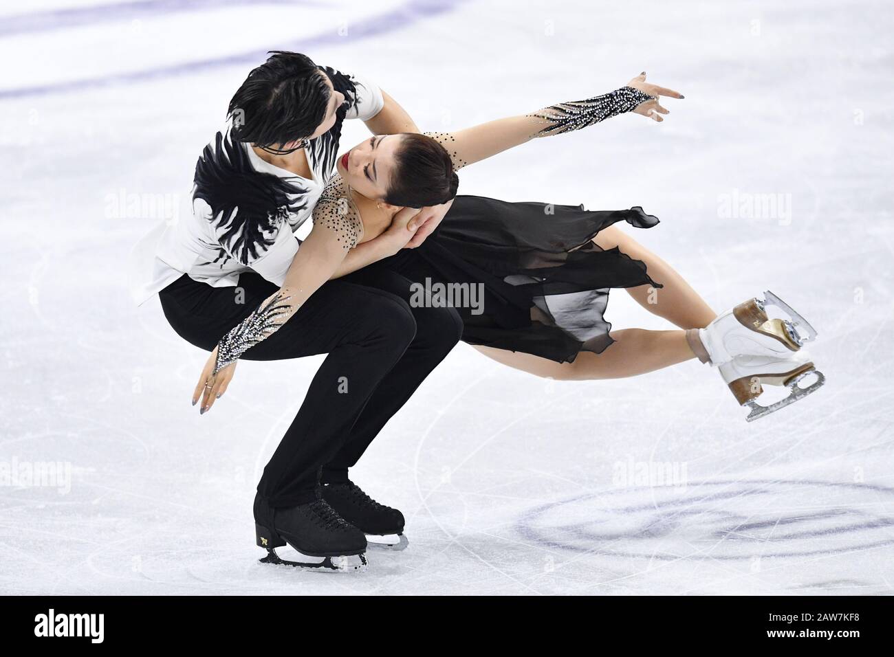 Seoul, South Korea. 7th Feb, 2020. Shiyue Wang & Xinyu Liu (CHN