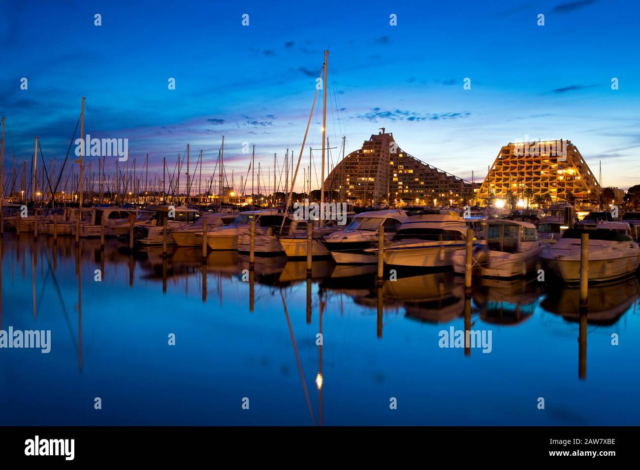 the-marina-of-la-grande-motte-and-the-grande-pyramide-france-at-dusk